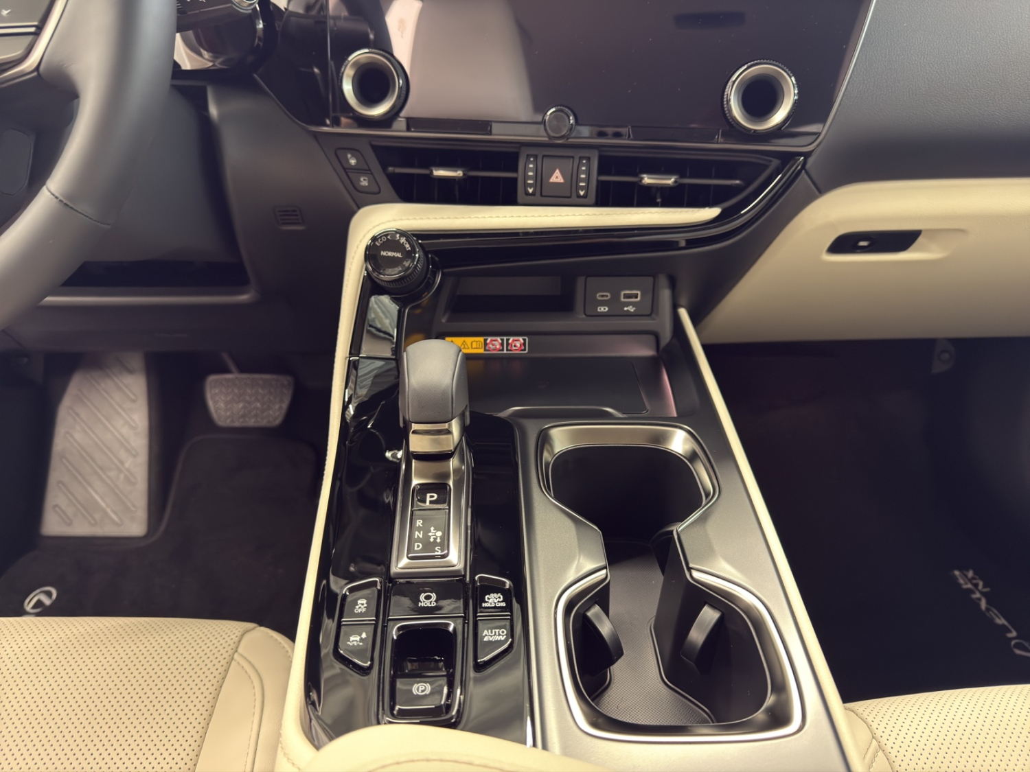 LEXUS NX 450h+ Excellence-image-10