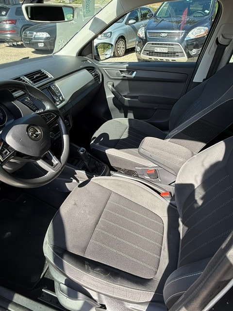 SKODA 1.0 TSI Style-image-3