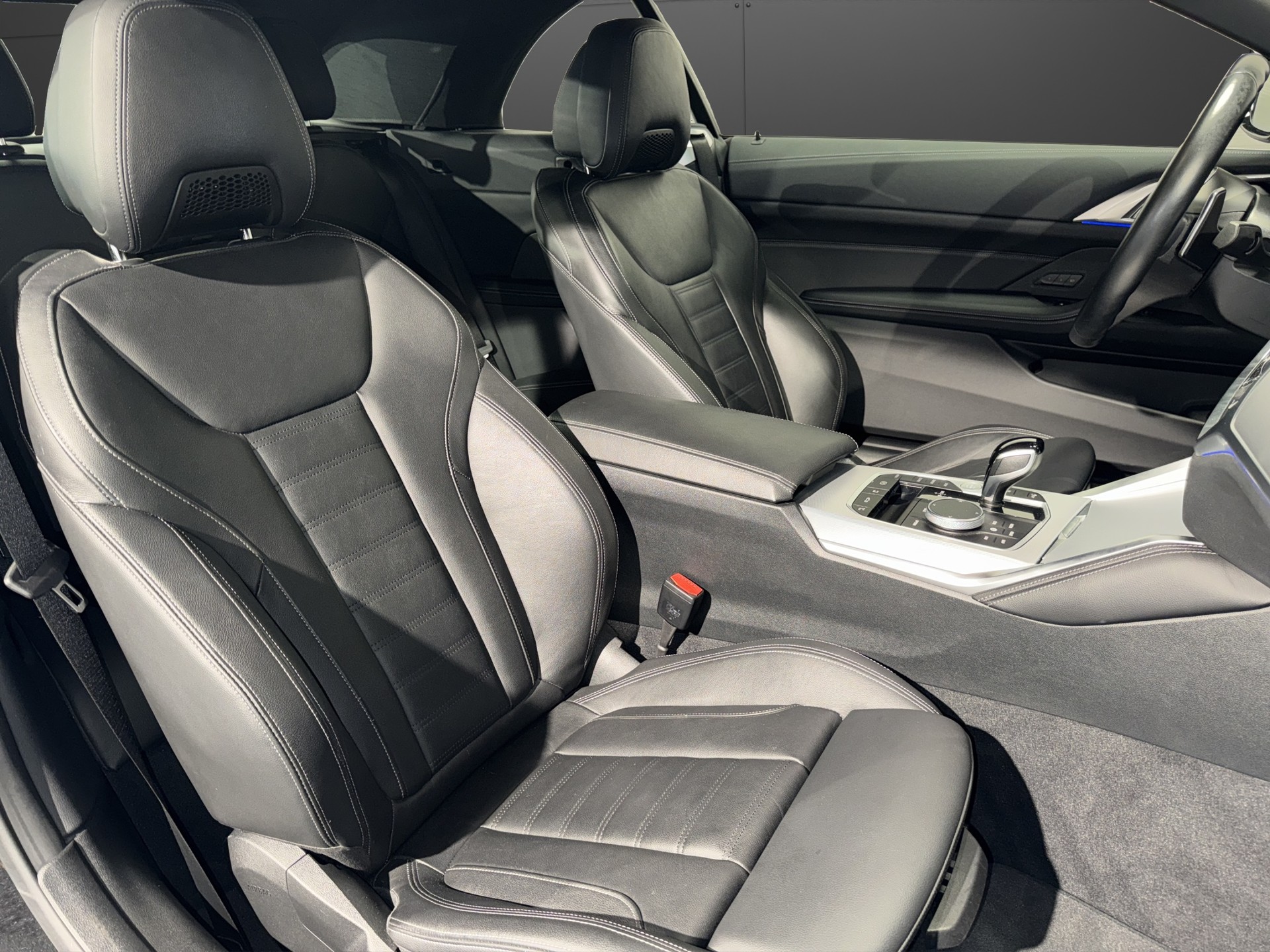 BMW 420i Cabrio-image-17