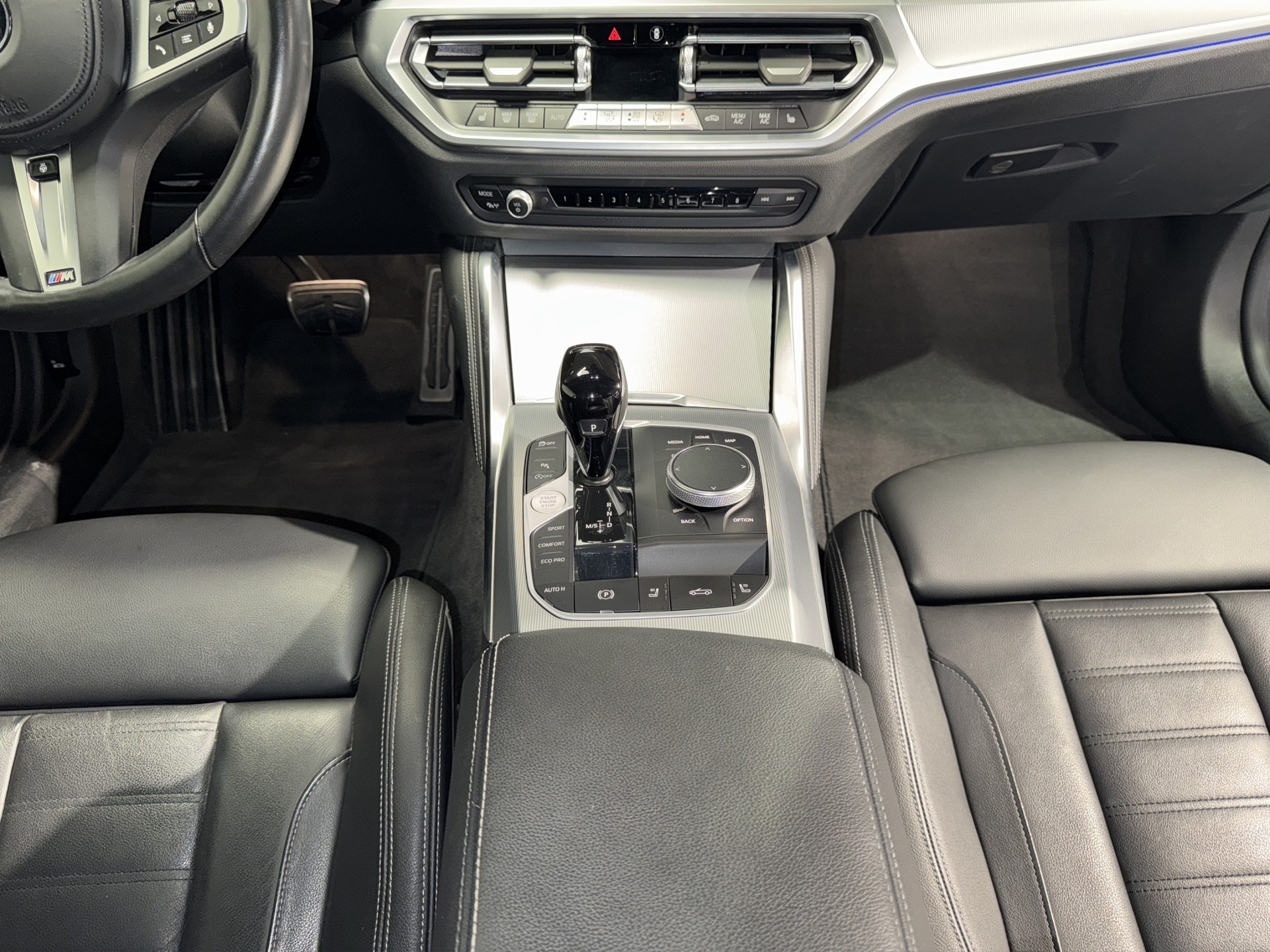 BMW 420i Cabrio-image-18
