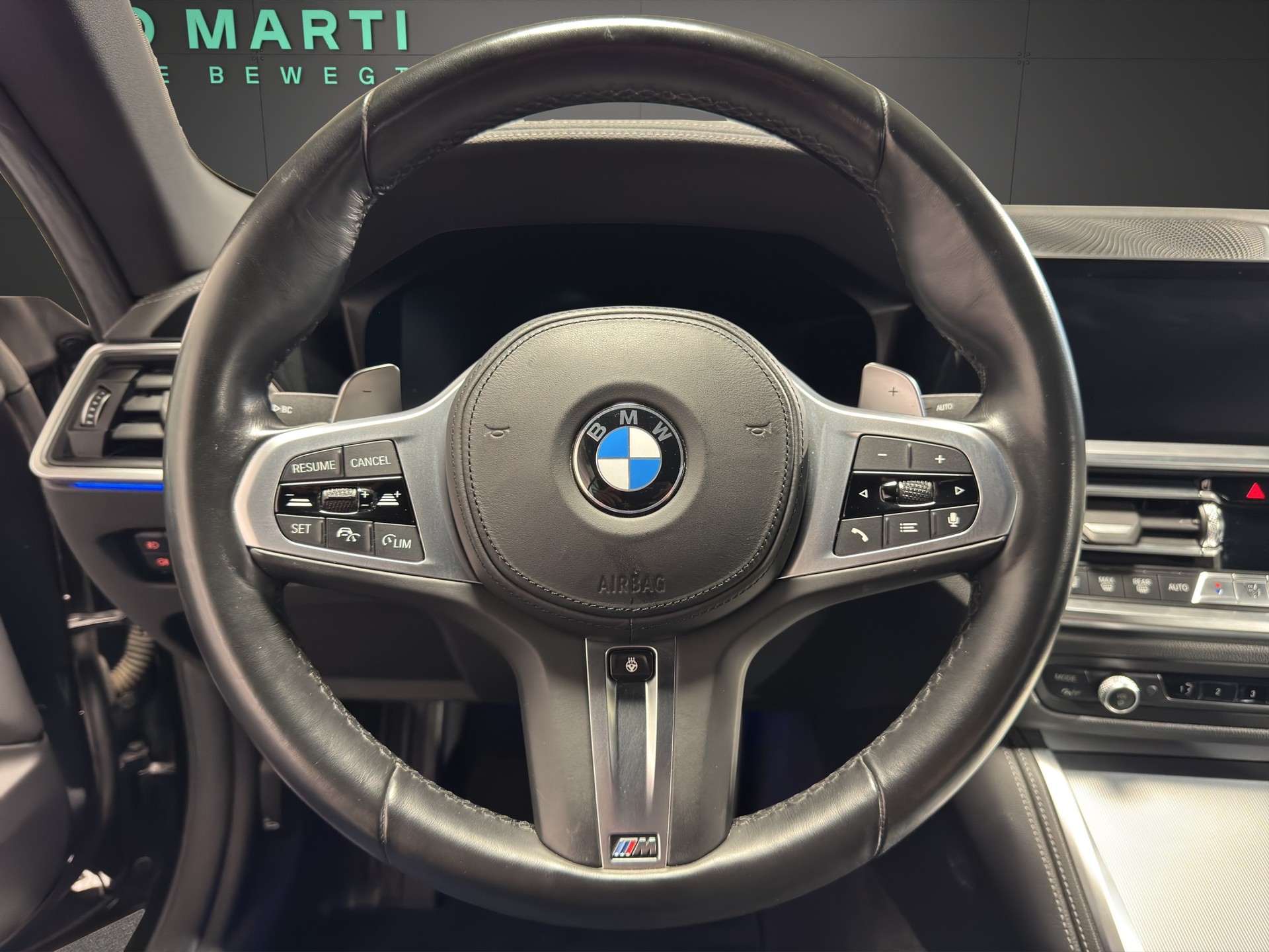 BMW 420i Cabrio-image-13