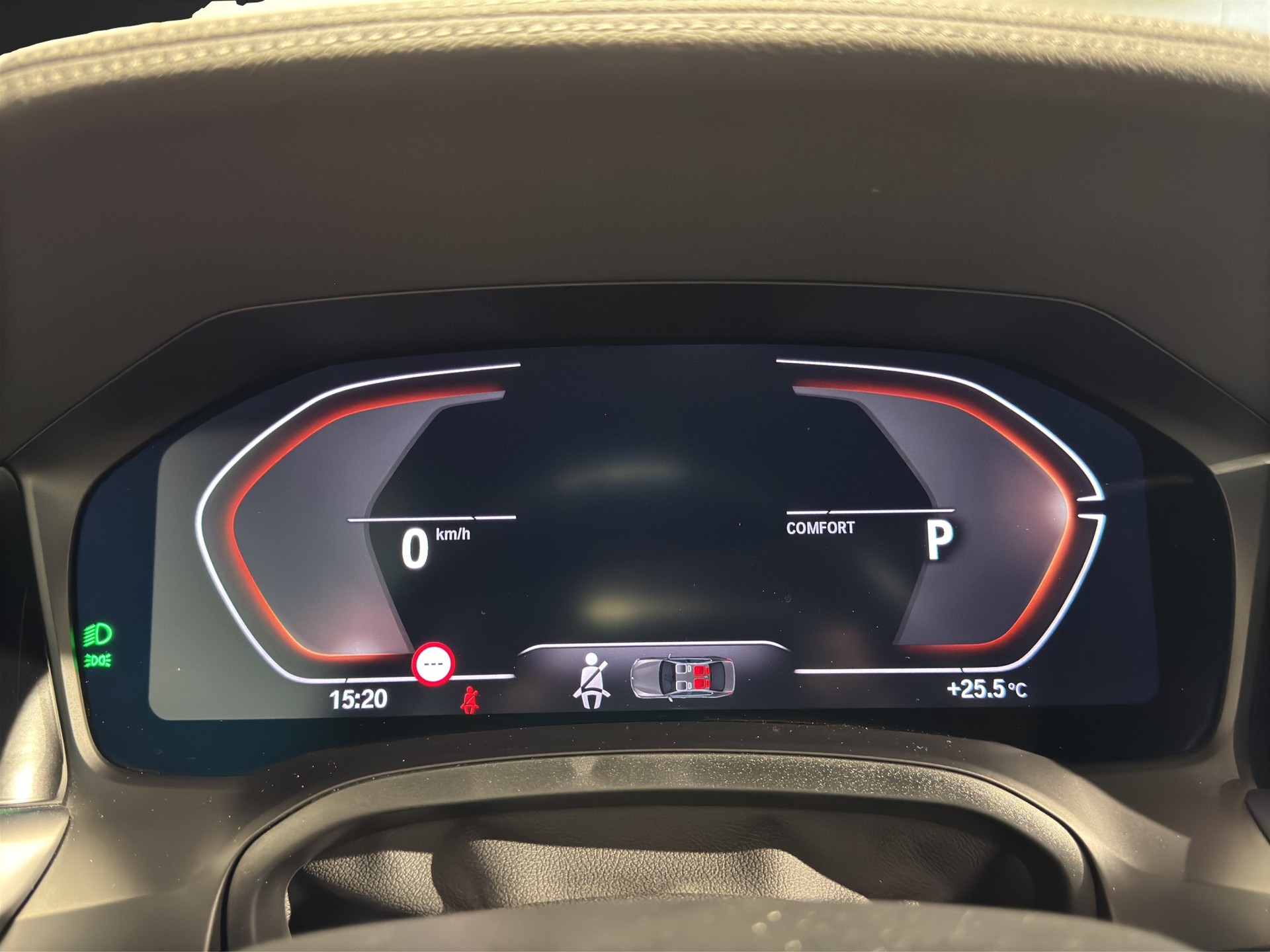 BMW 420i Cabrio-image-12