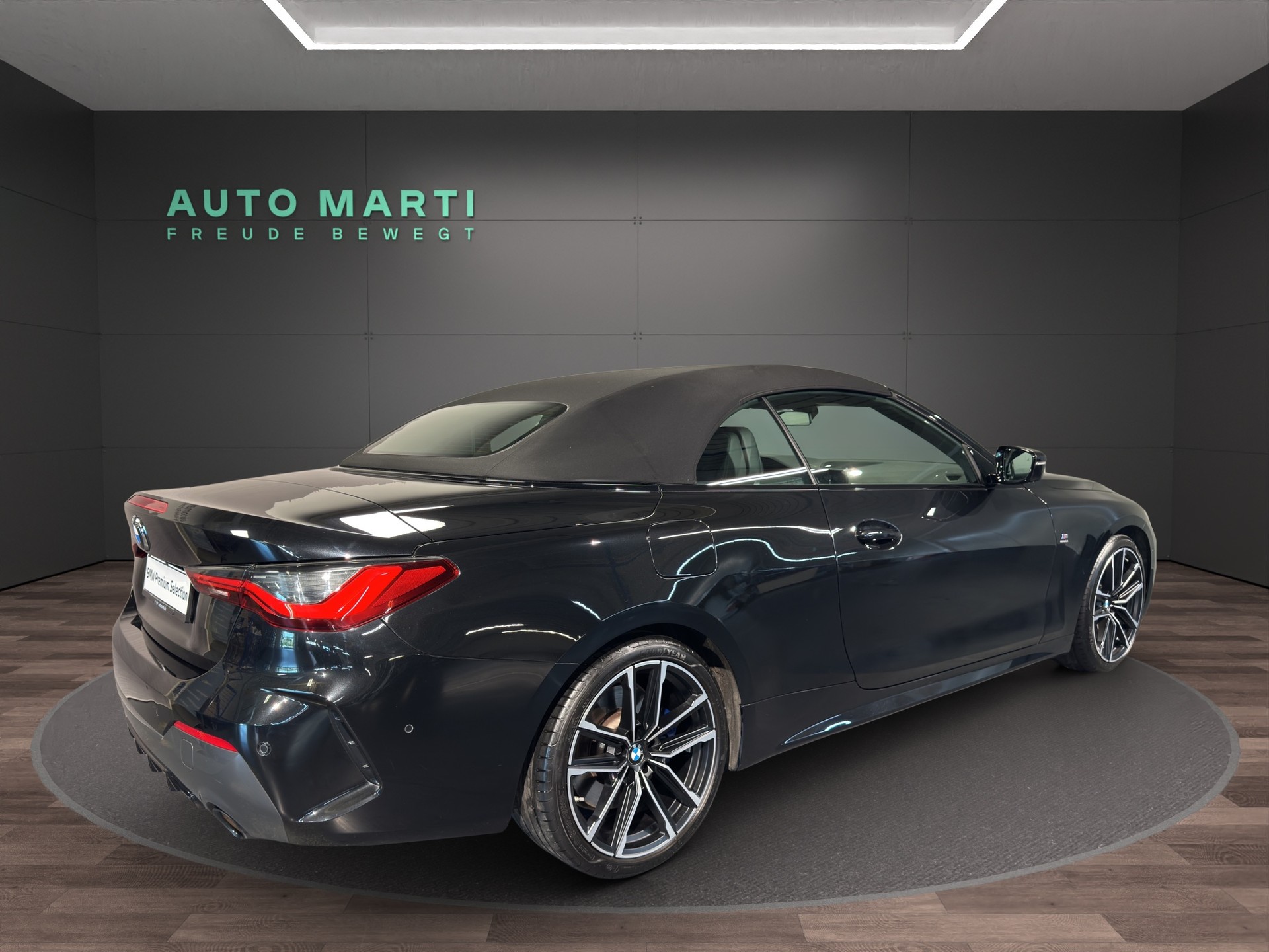 BMW 420i Cabrio-image-3