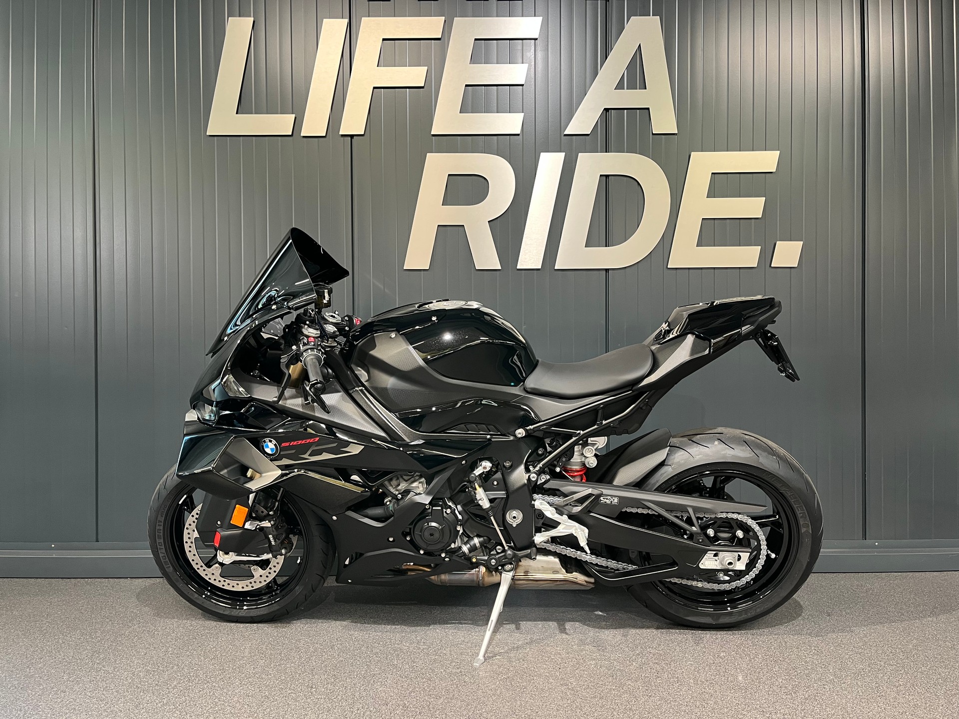 BMW S 1000 RR - Spätig Umbau-showroom-element-2