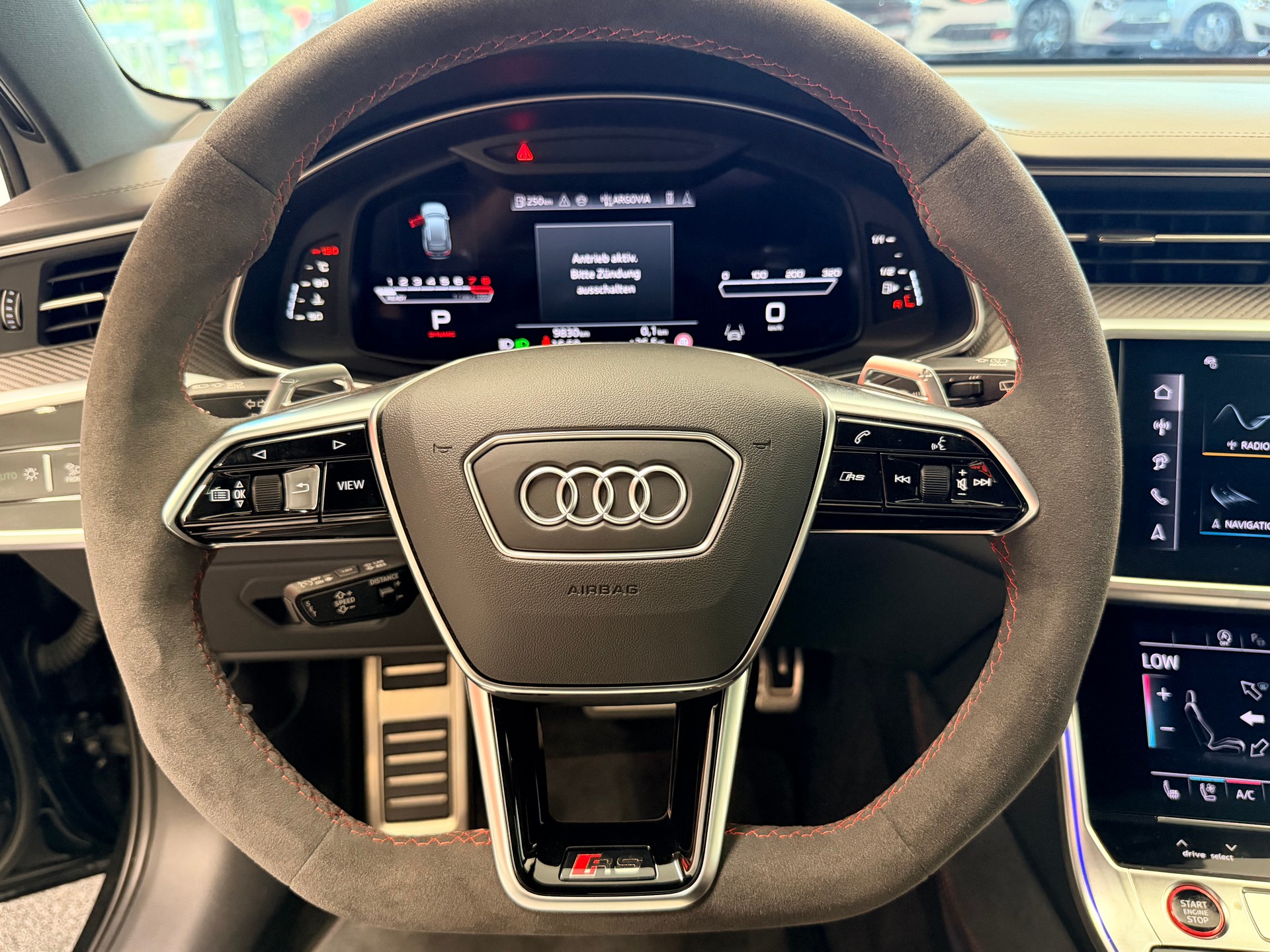 AUDI RS6 Avant 4.0 TFSI V8 Performance quattro-image-24