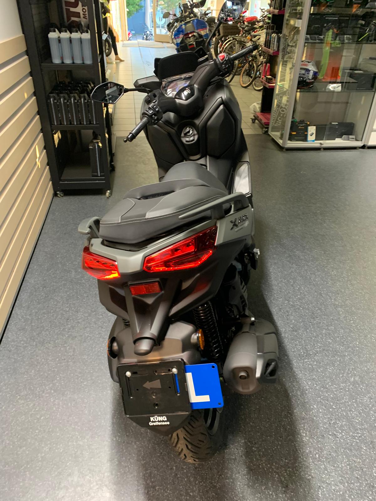 YAMAHA N-MAX GPD-showroom-element-2