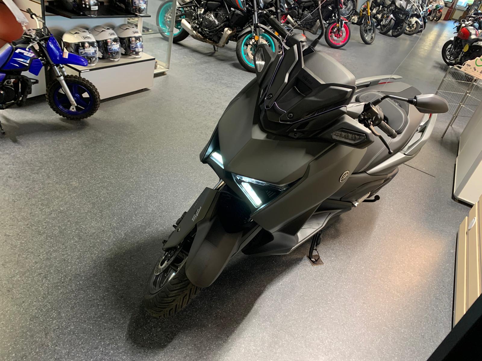 YAMAHA N-MAX GPD-showroom-element-3