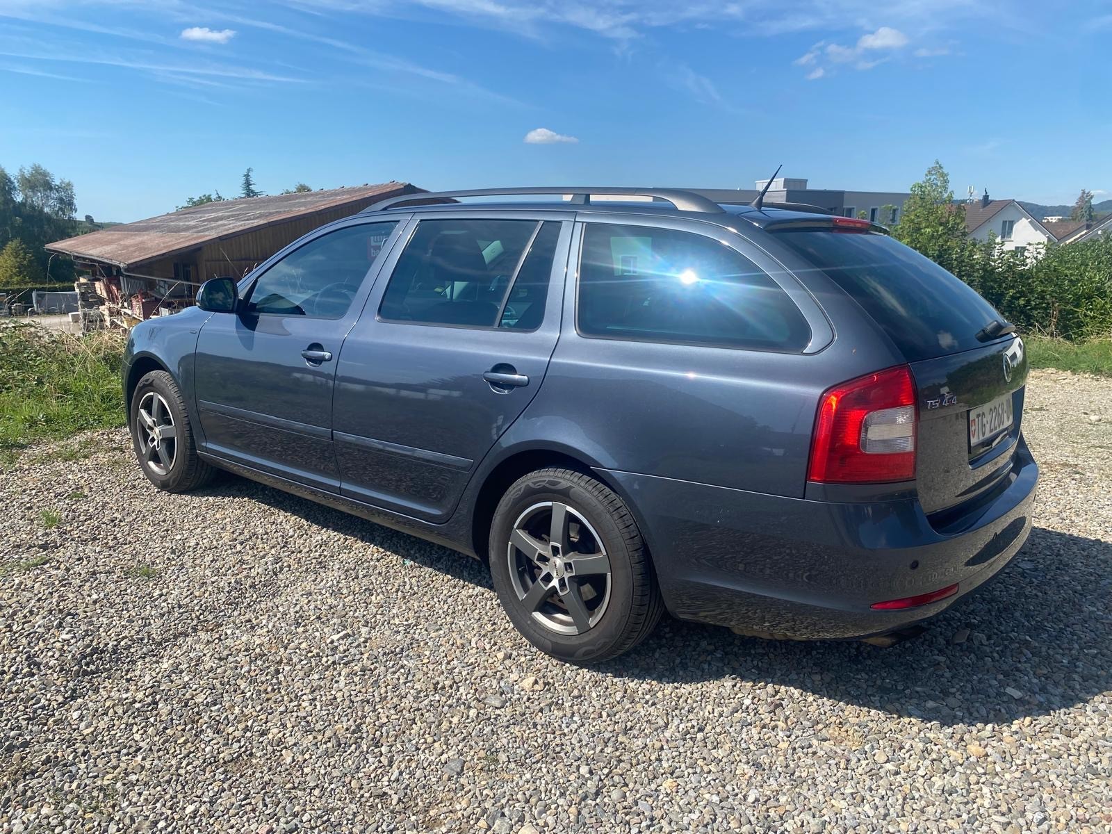 SKODA Octavia Combi 1.8 TSI Swiss Adventure 4x4-image-5