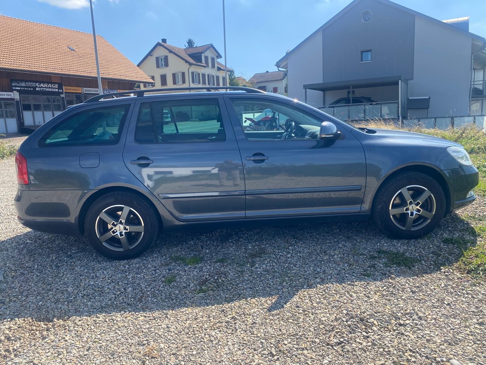 SKODA Octavia Combi 1.8 TSI Swiss Adventure 4x4-image-2