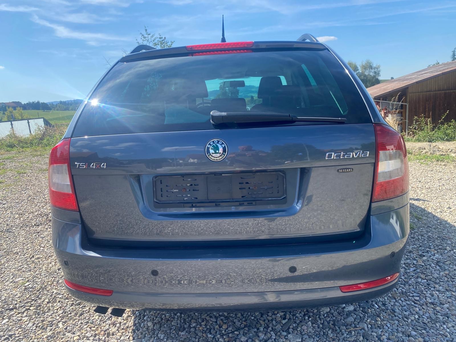 SKODA Octavia Combi 1.8 TSI Swiss Adventure 4x4-image-7