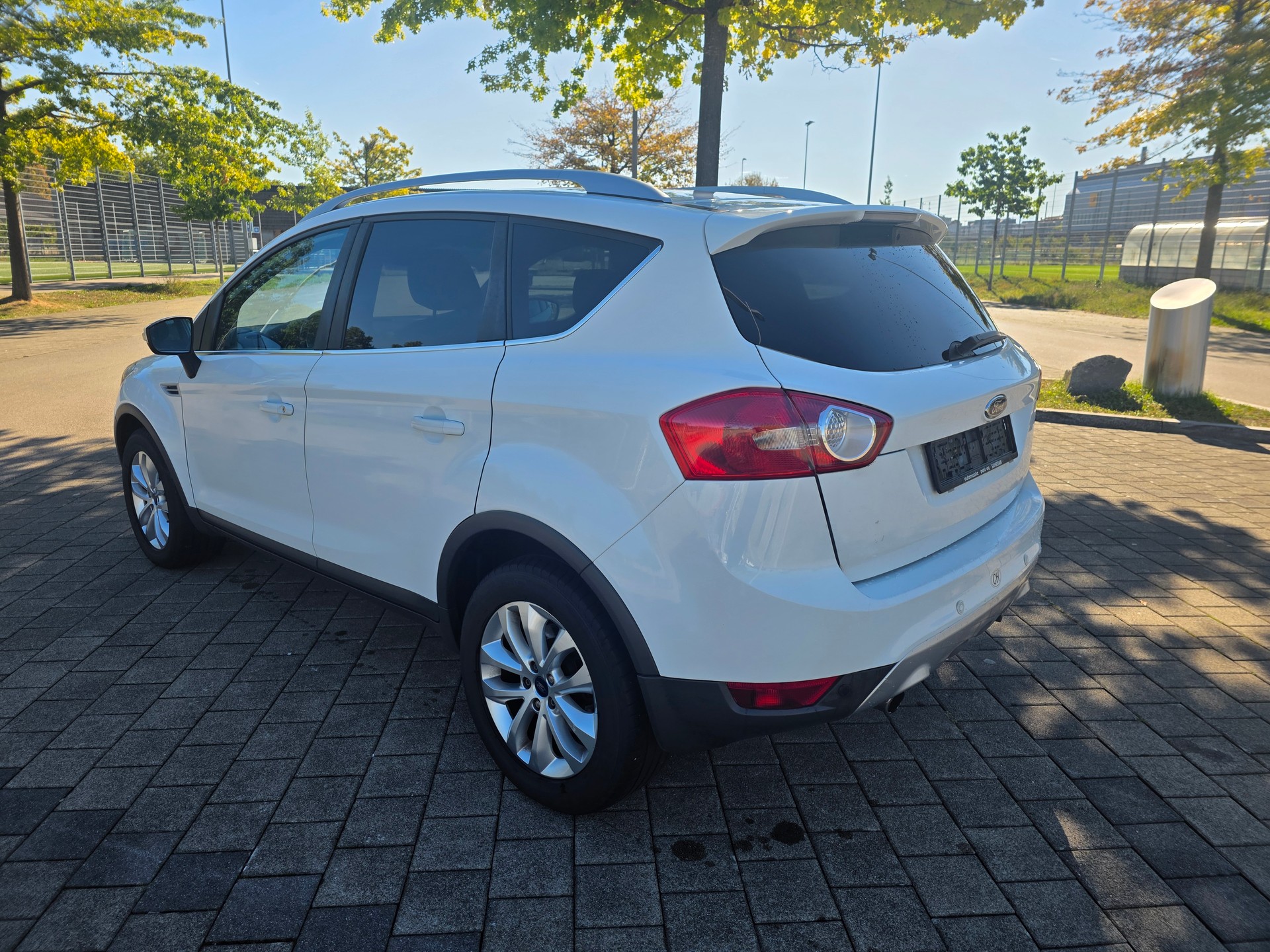 FORD Kuga 2.0 TDCi Carving 4WD-image-5