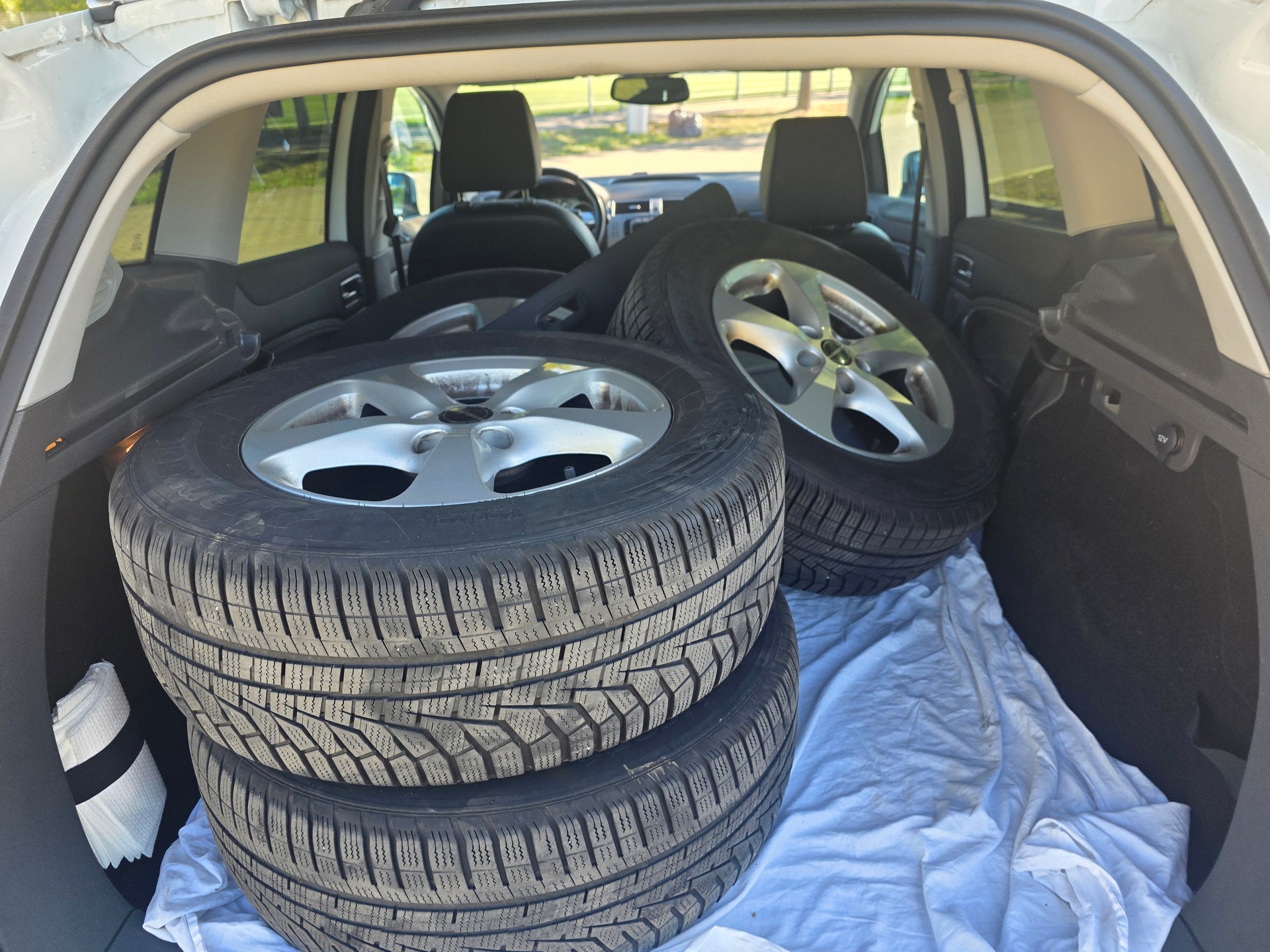 FORD Kuga 2.0 TDCi Carving 4WD-image-8