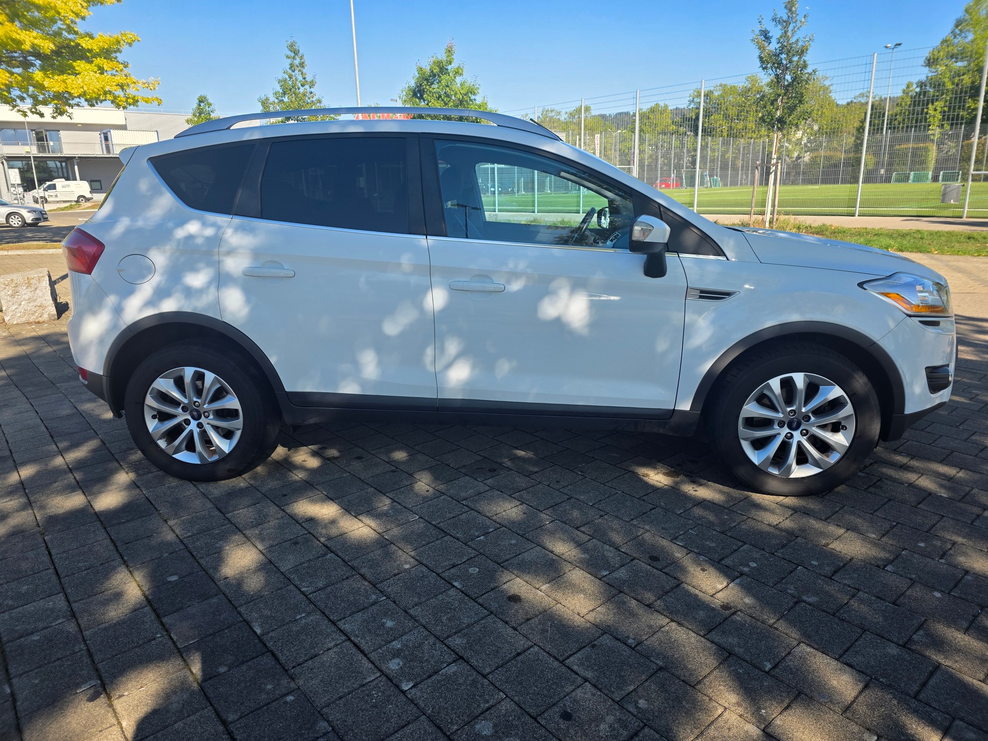FORD Kuga 2.0 TDCi Carving 4WD-image-3
