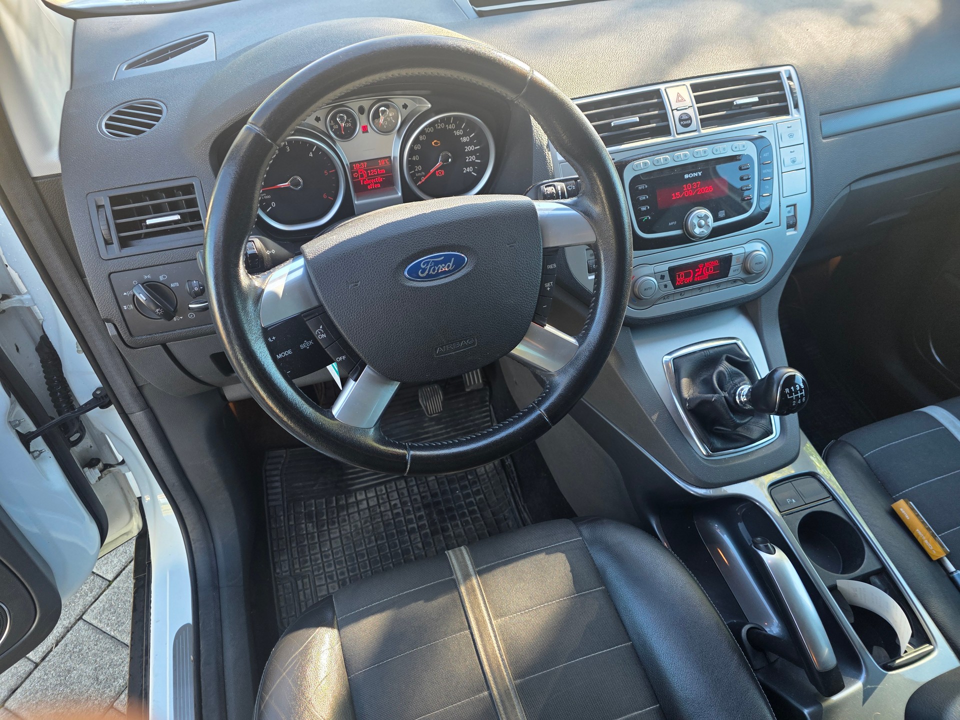 FORD Kuga 2.0 TDCi Carving 4WD-image-11