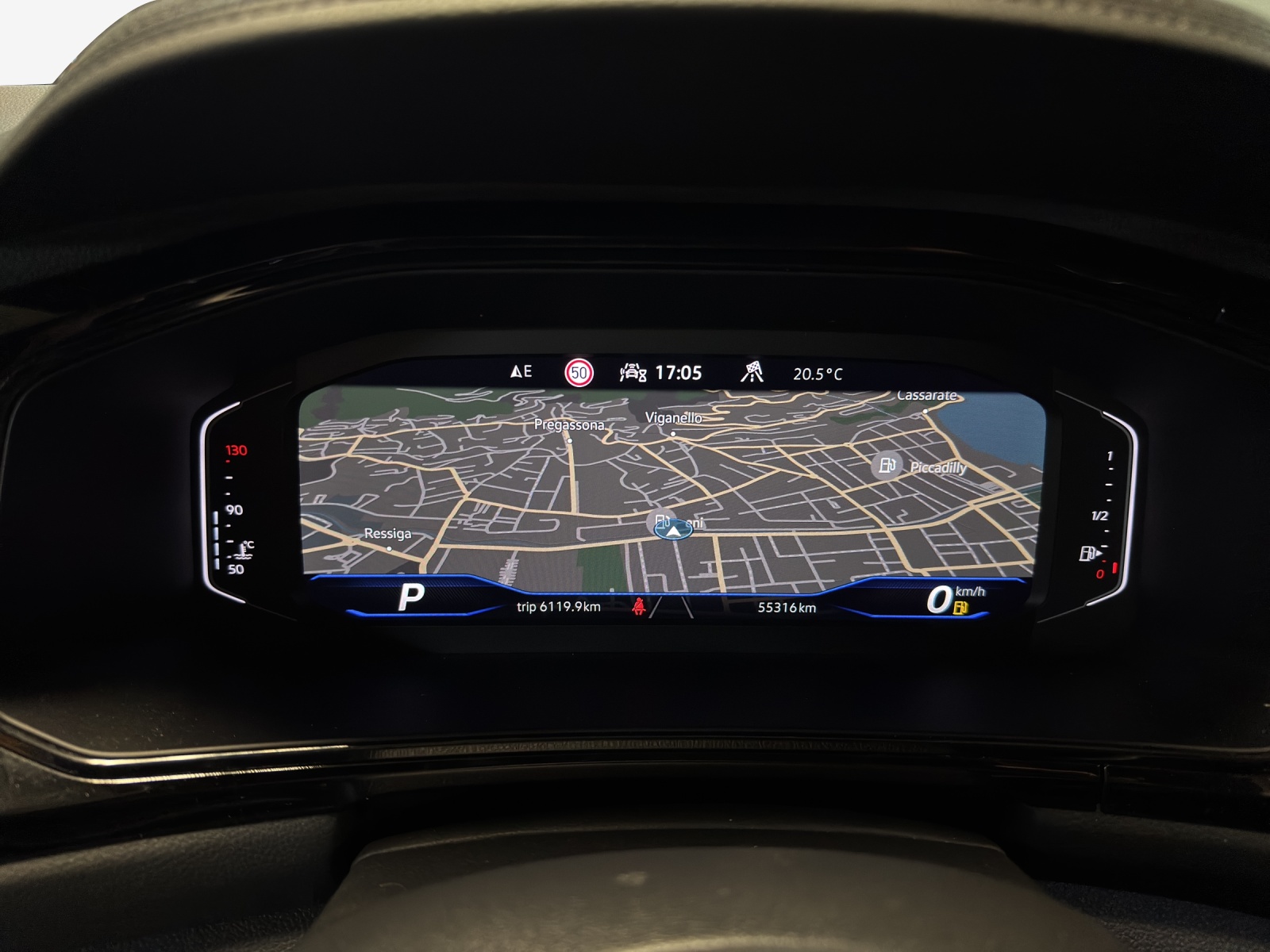 VW T-Roc 2.0 TSI R-Line DSG 4Motion-image-14