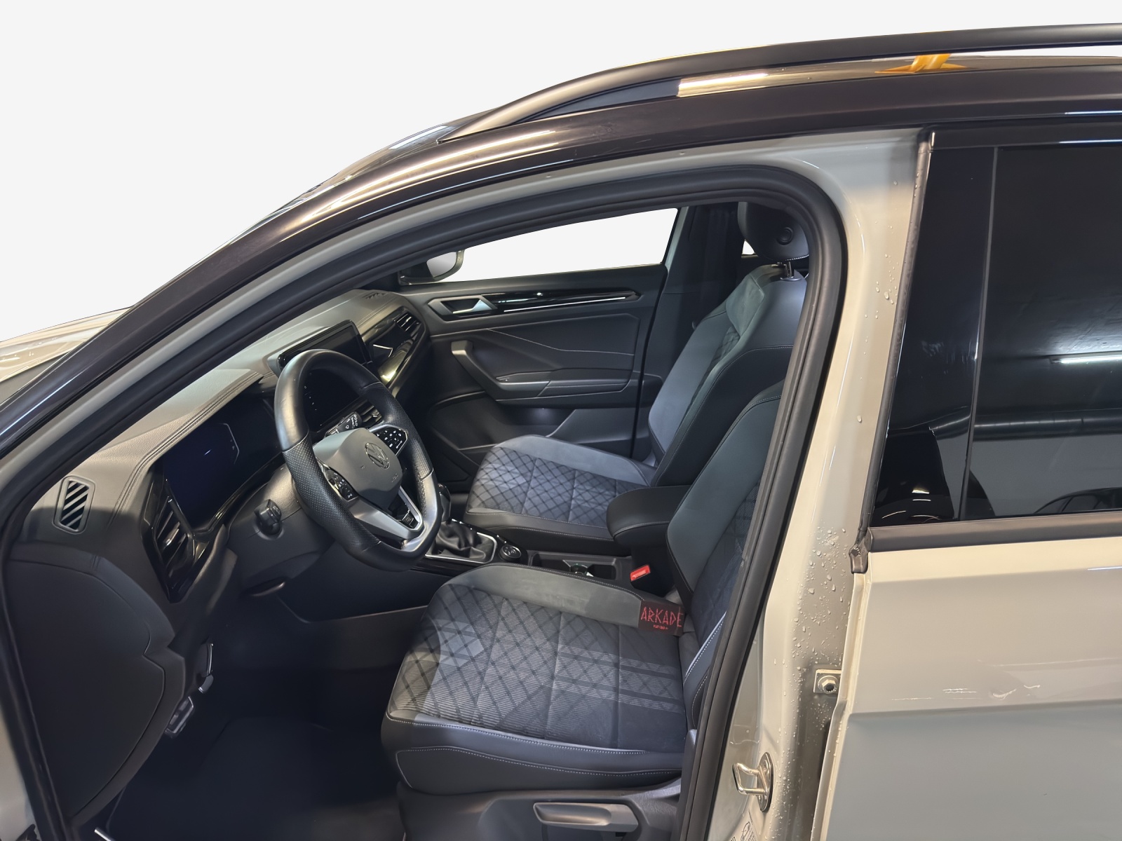 VW T-Roc 2.0 TSI R-Line DSG 4Motion-image-6