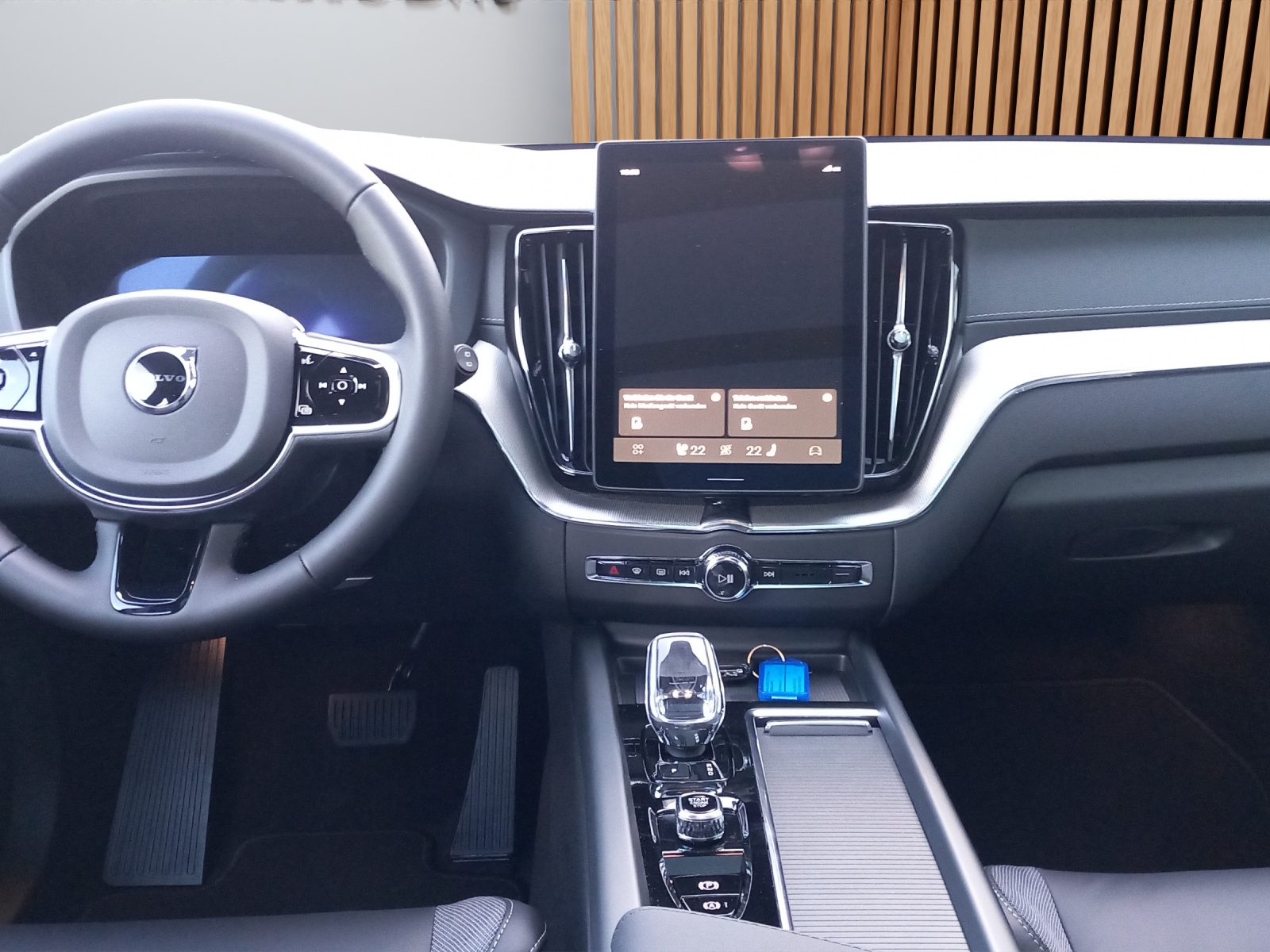 VOLVO XC60 2.0 T8 TE Black Edition eAWD-image-13