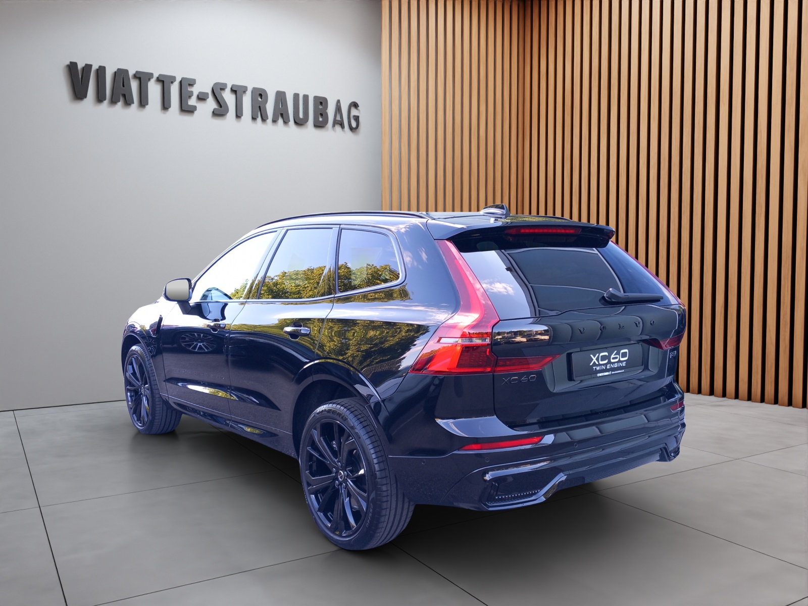 VOLVO XC60 2.0 T8 TE Black Edition eAWD-image-2
