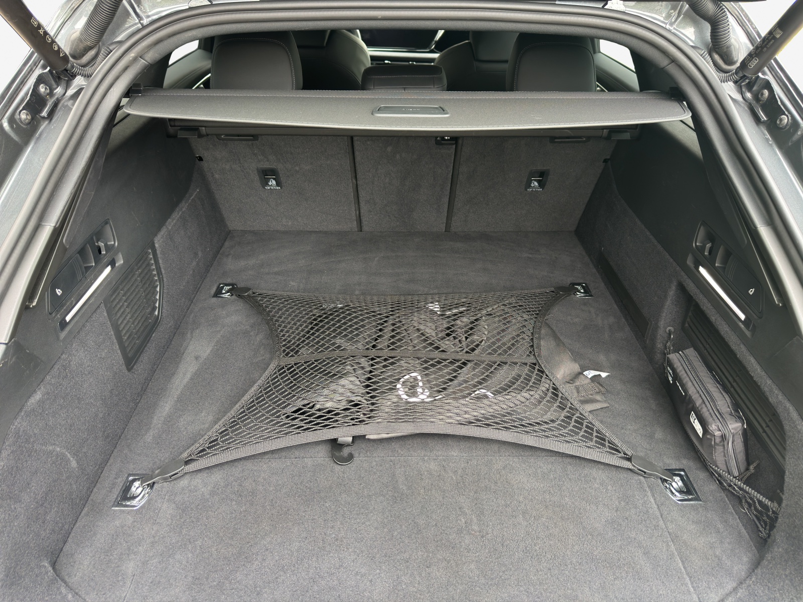 AUDI A6 Avant e-hybrid quattro 220 kW S tronic-image-12