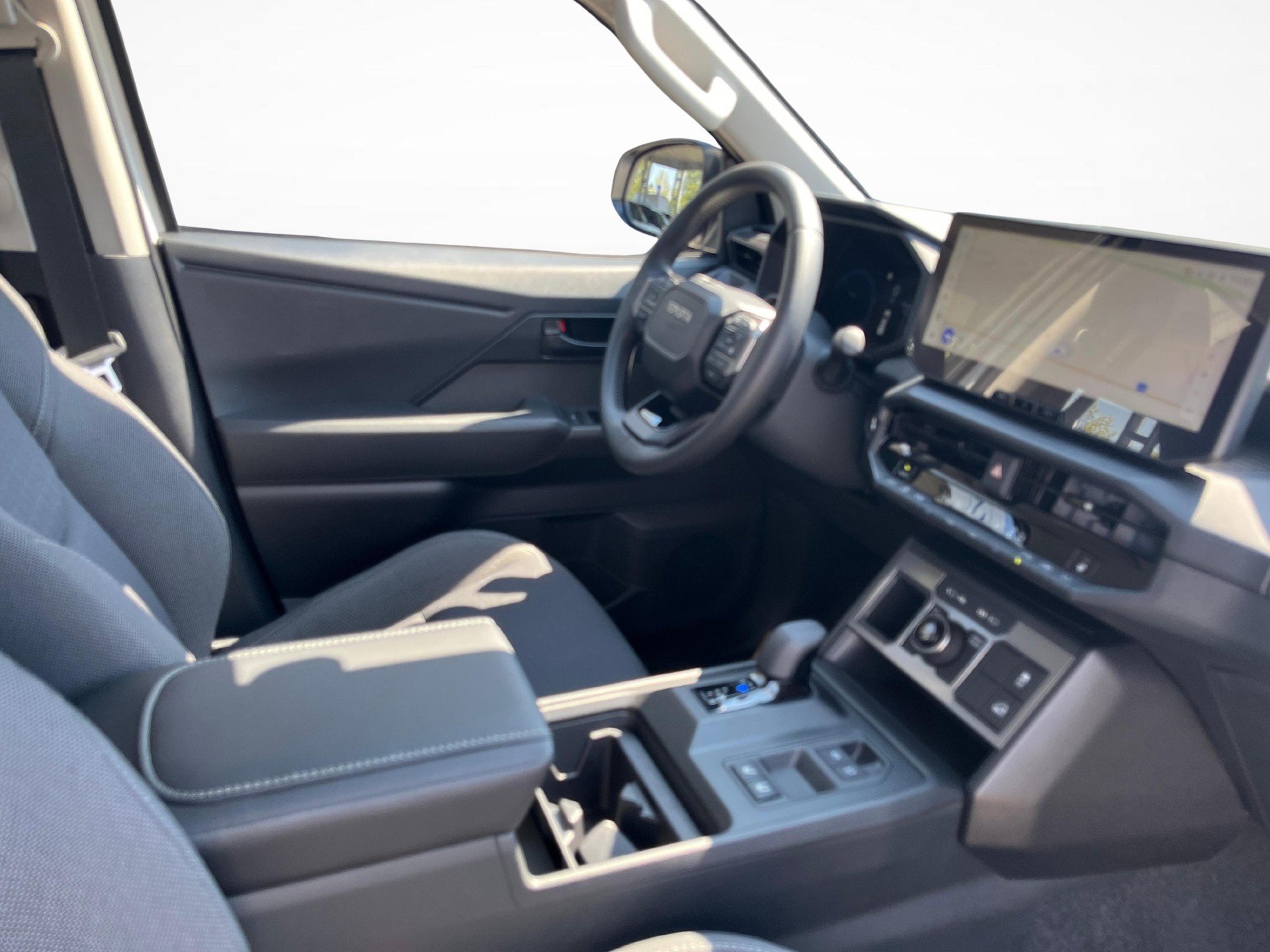 TOYOTA Hilux Double Cab.-Pick-up 59KWh Comfort-image-9