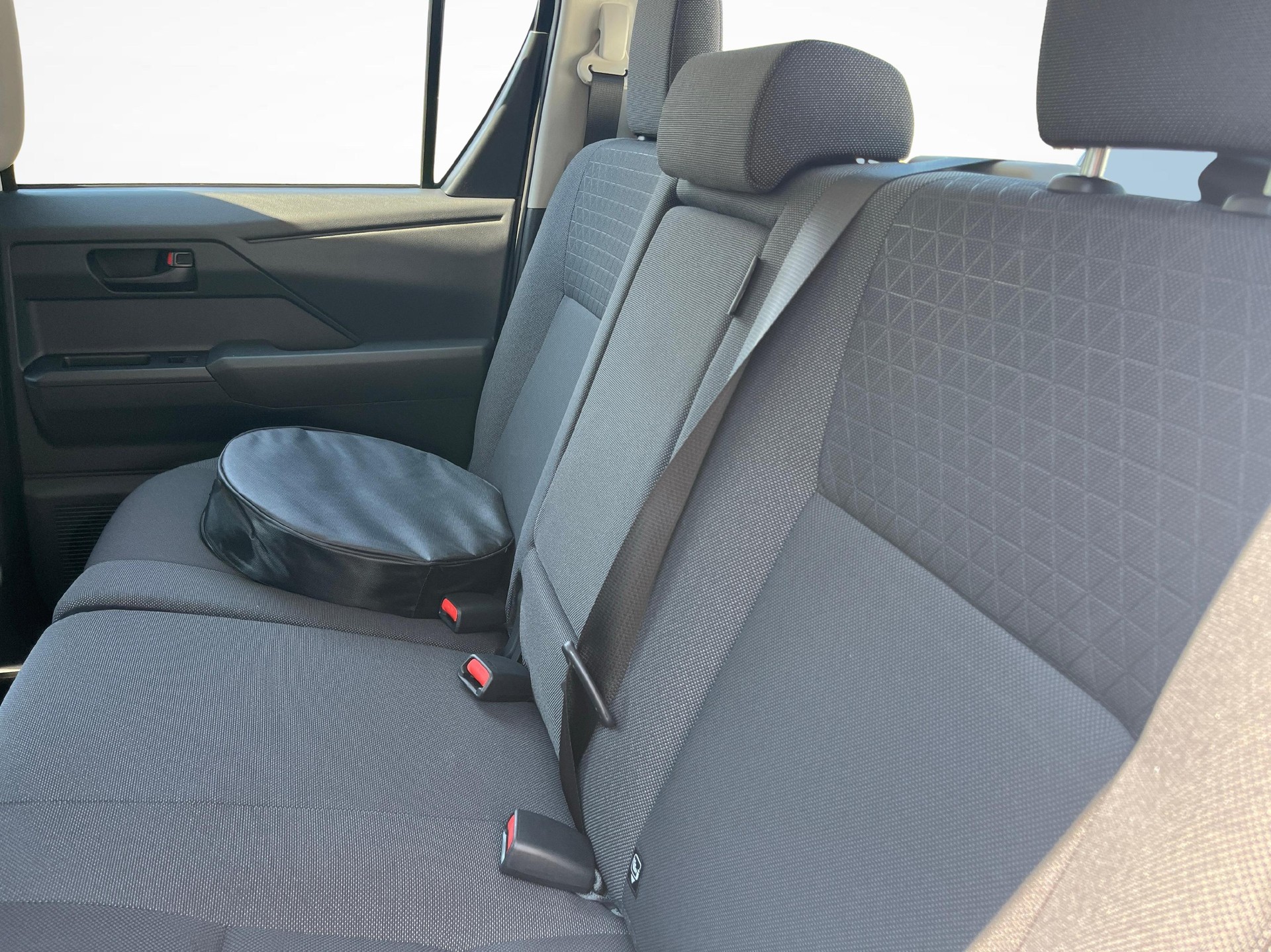 TOYOTA Hilux Double Cab.-Pick-up 59KWh Comfort-image-10