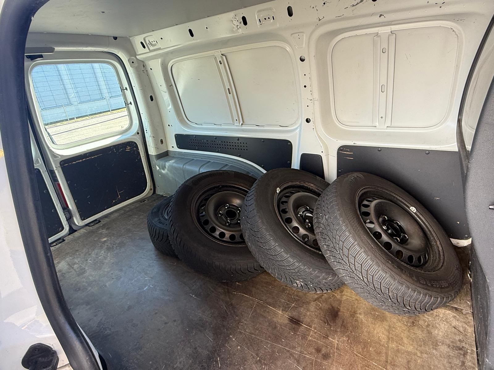 VW Caddy Maxi 2.0 EcoFuel-image-8