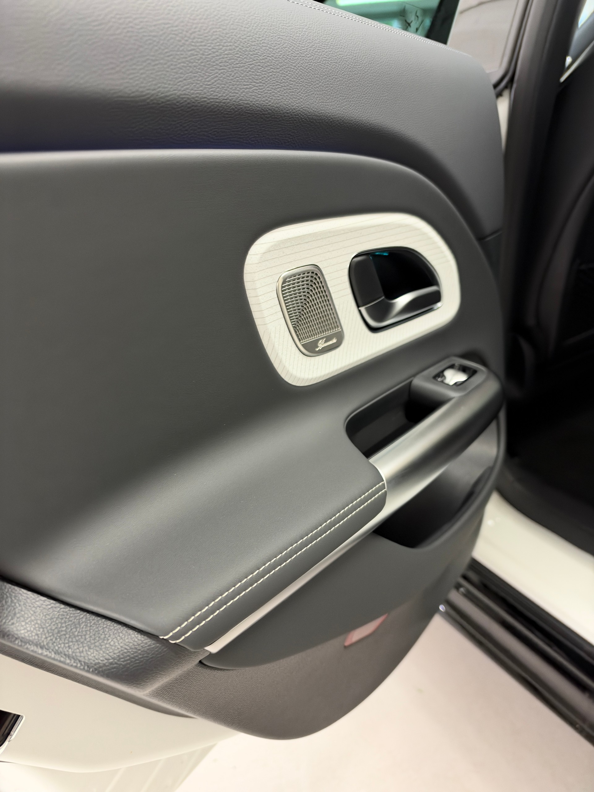 MERCEDES-BENZ CLA Shooting Brake 220 4Matic-image-12