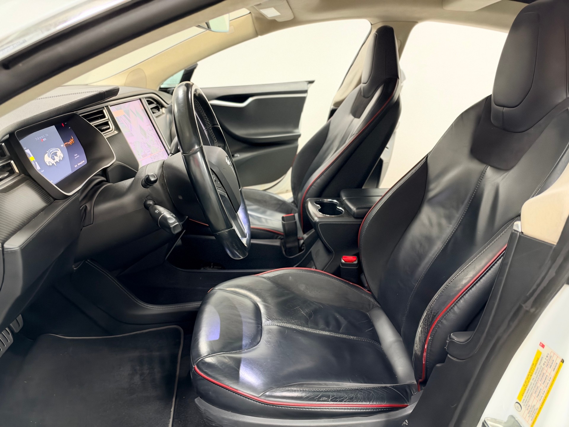 TESLA Model S 85 Performance FREE SUPERCHARGER-image-9