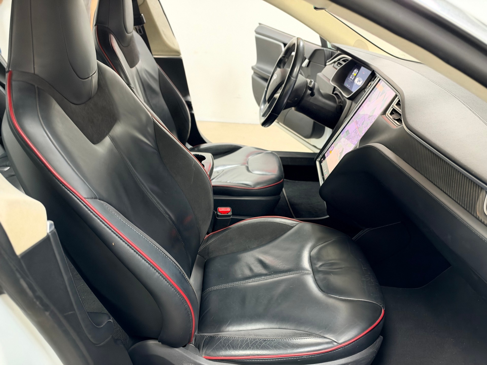 TESLA Model S 85 Performance FREE SUPERCHARGER-image-13