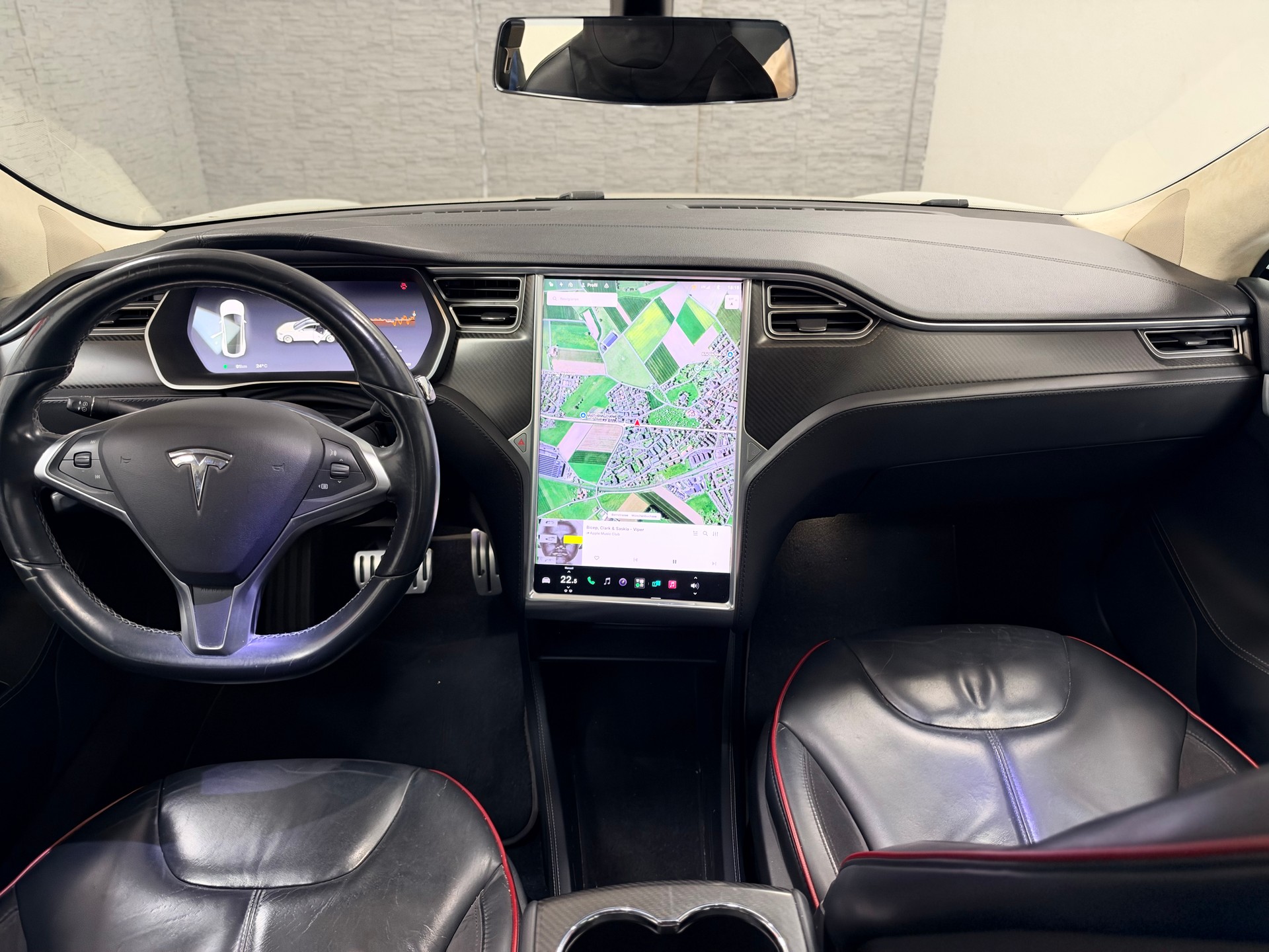 TESLA Model S 85 Performance FREE SUPERCHARGER-image-14