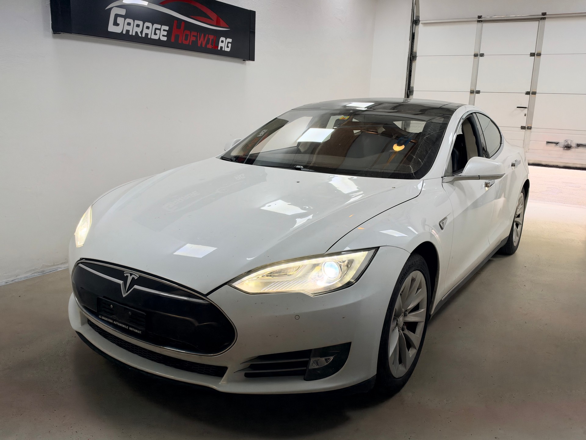 TESLA Model S 85 Performance FREE SUPERCHARGER-image-0