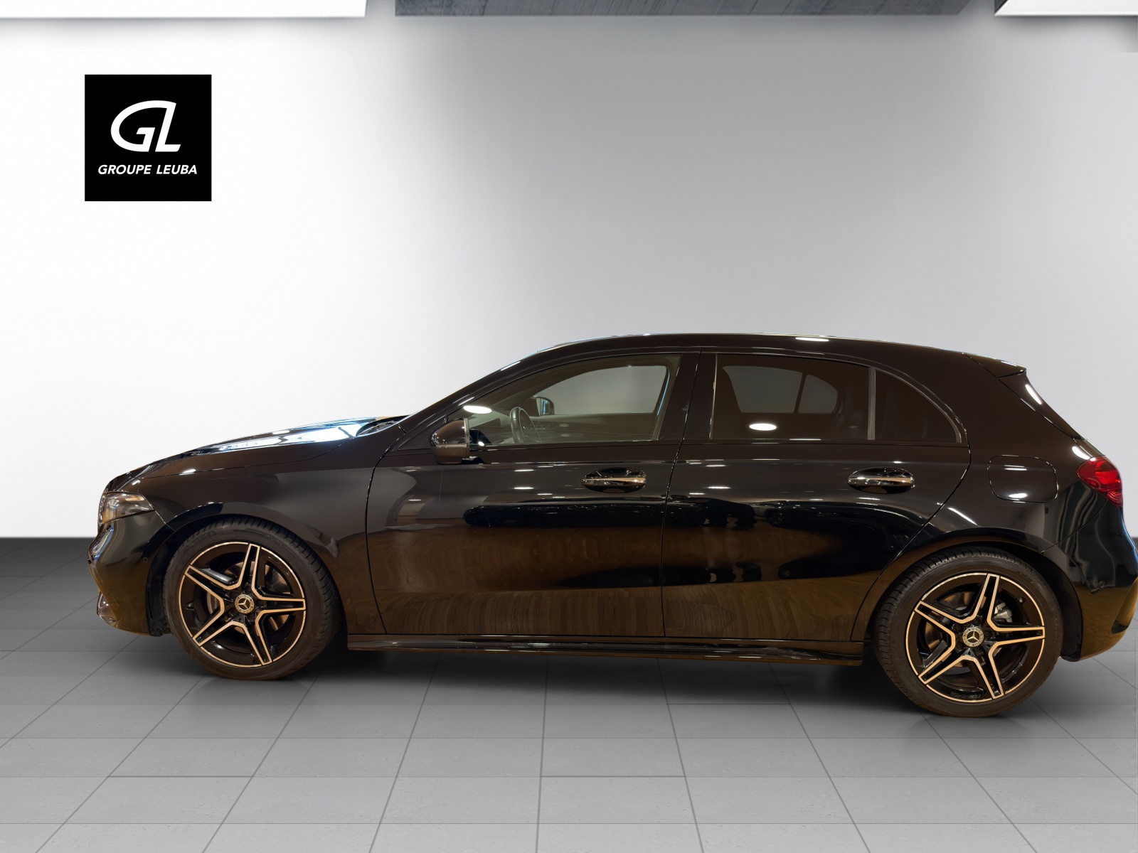 MERCEDES-BENZ A 200 AMG Line 7G-DCT-image-3