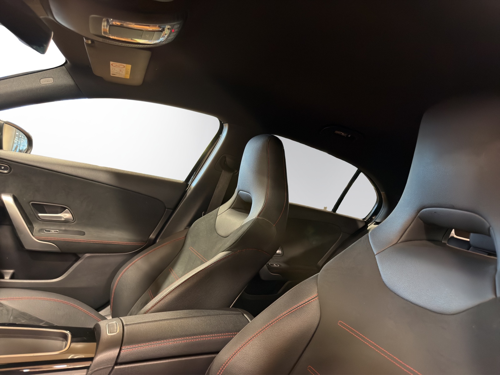 MERCEDES-BENZ A 200 AMG Line 7G-DCT-image-10