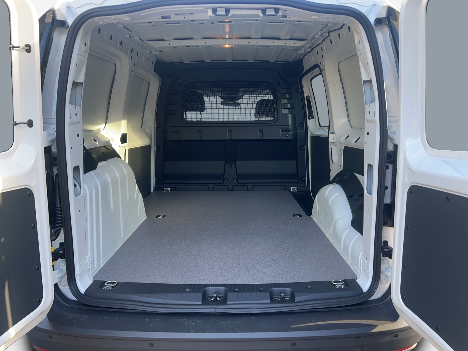 VW Caddy Cargo 1.5TSI Maxi Entry-image-12