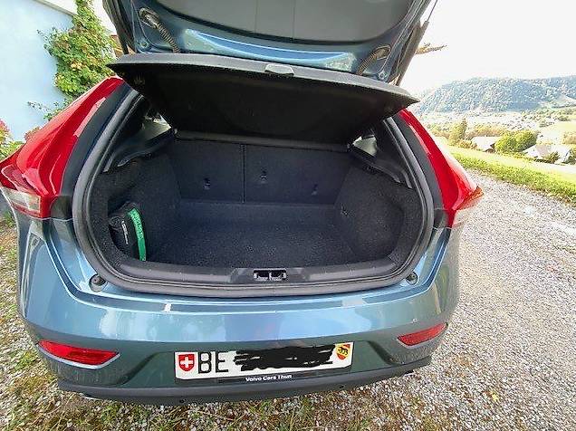 VOLVO V40-image-2