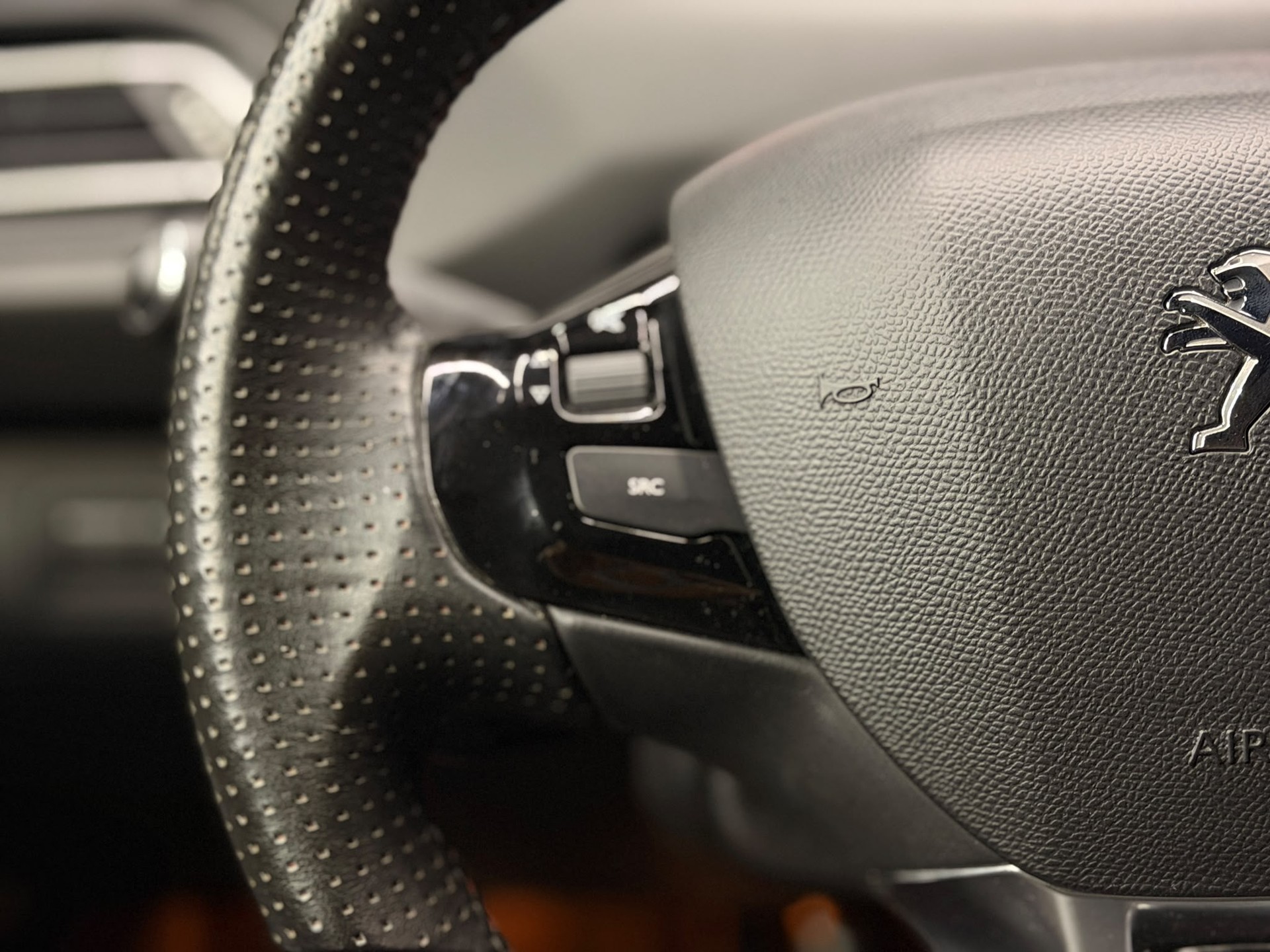 PEUGEOT 308 2.0 BlueHDI GT Line-image-15