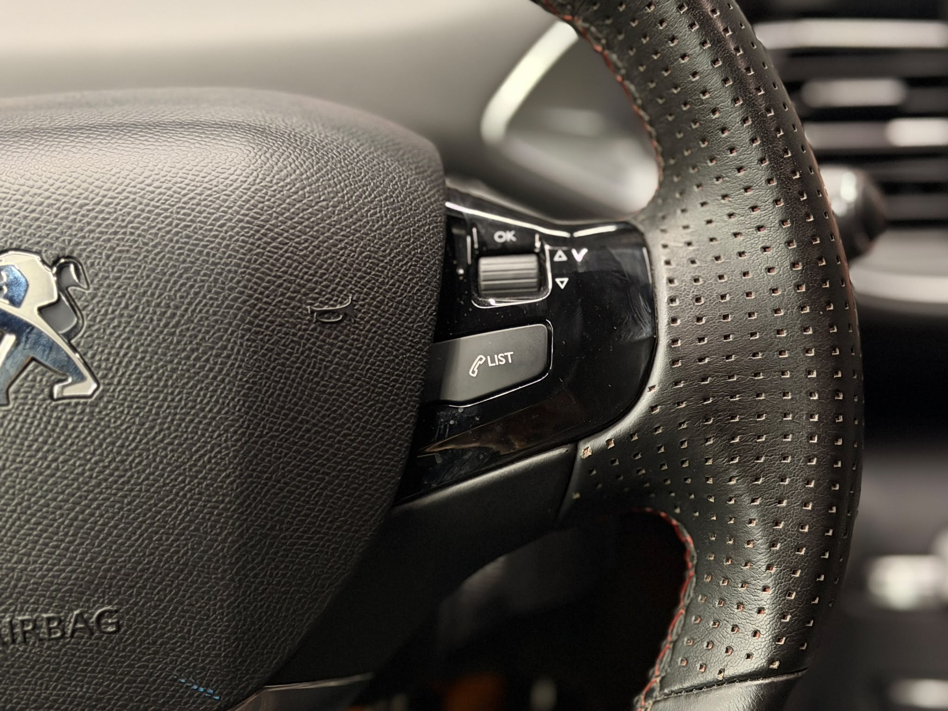PEUGEOT 308 2.0 BlueHDI GT Line-image-16
