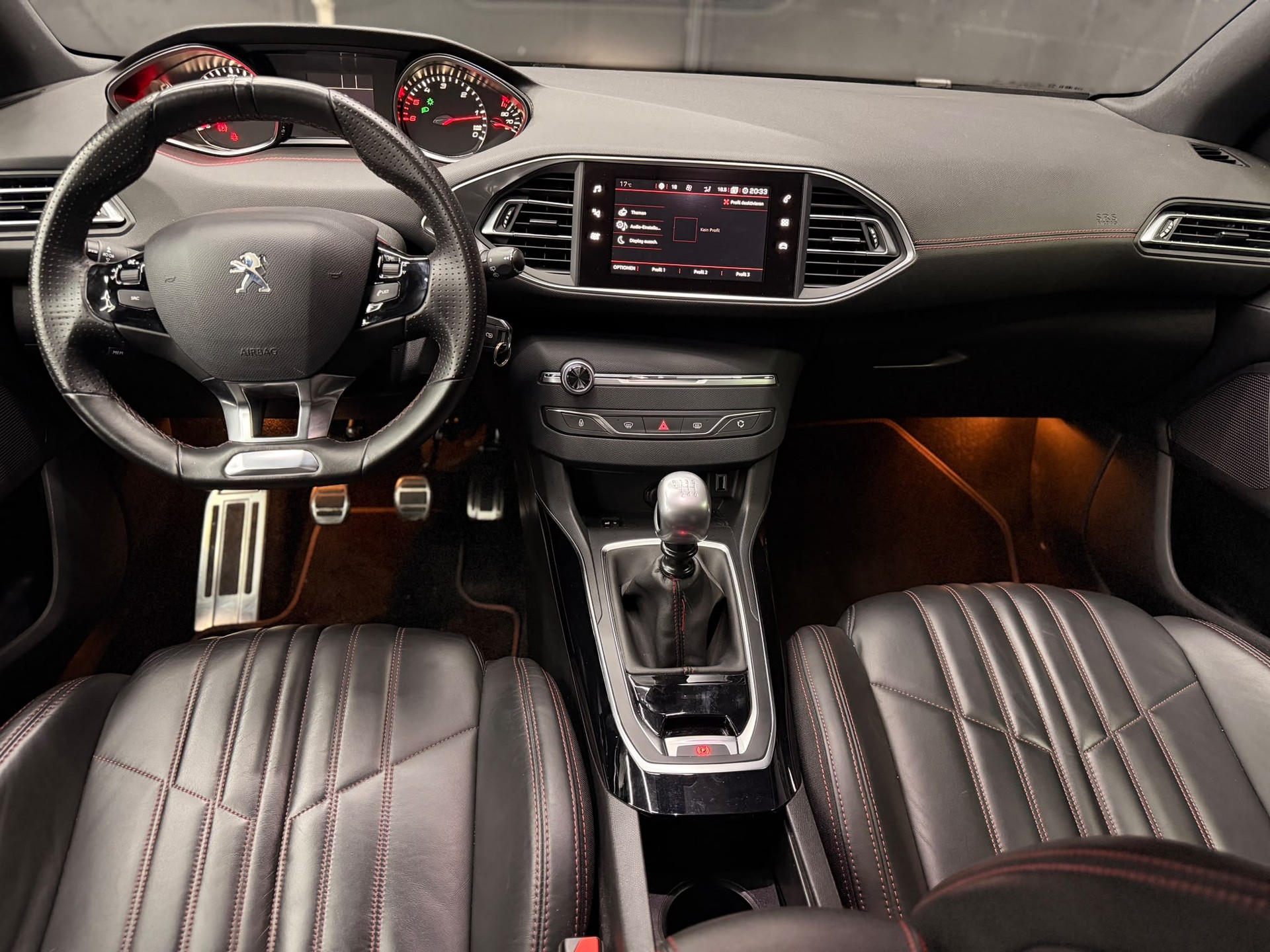 PEUGEOT 308 2.0 BlueHDI GT Line-image-14