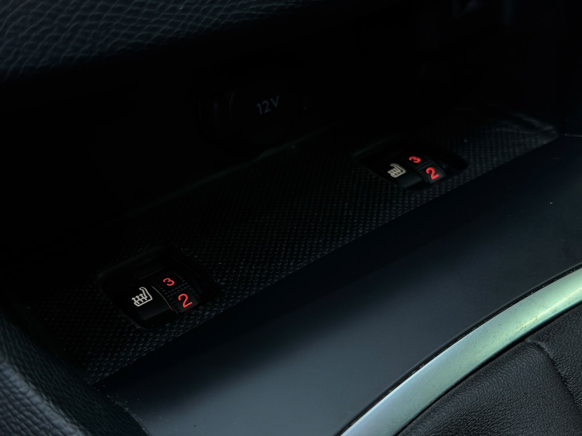 PEUGEOT 308 2.0 BlueHDI GT Line-image-17