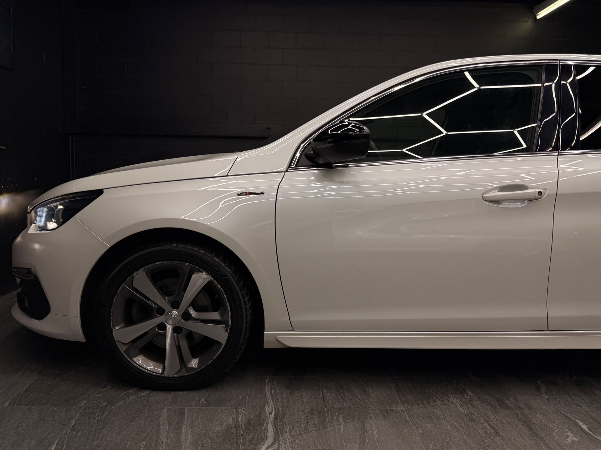 PEUGEOT 308 2.0 BlueHDI GT Line-image-10