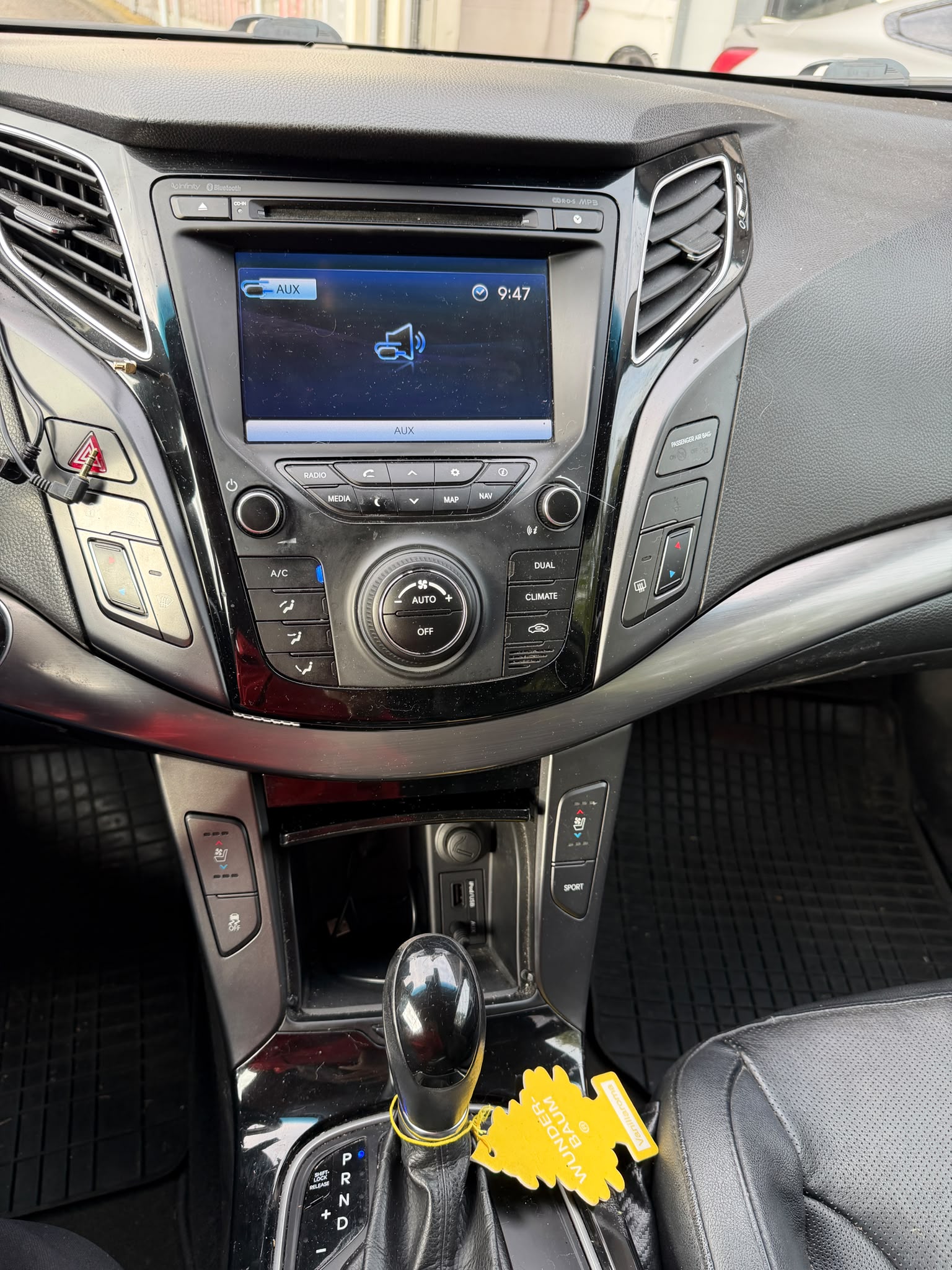 HYUNDAI i40 Wagon 1.7 CRDI Premium Automatic-image-10
