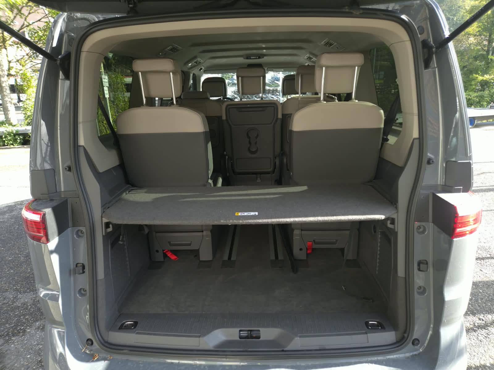 VW Multivan 2.0 TDI Life DSG Lang-image-11