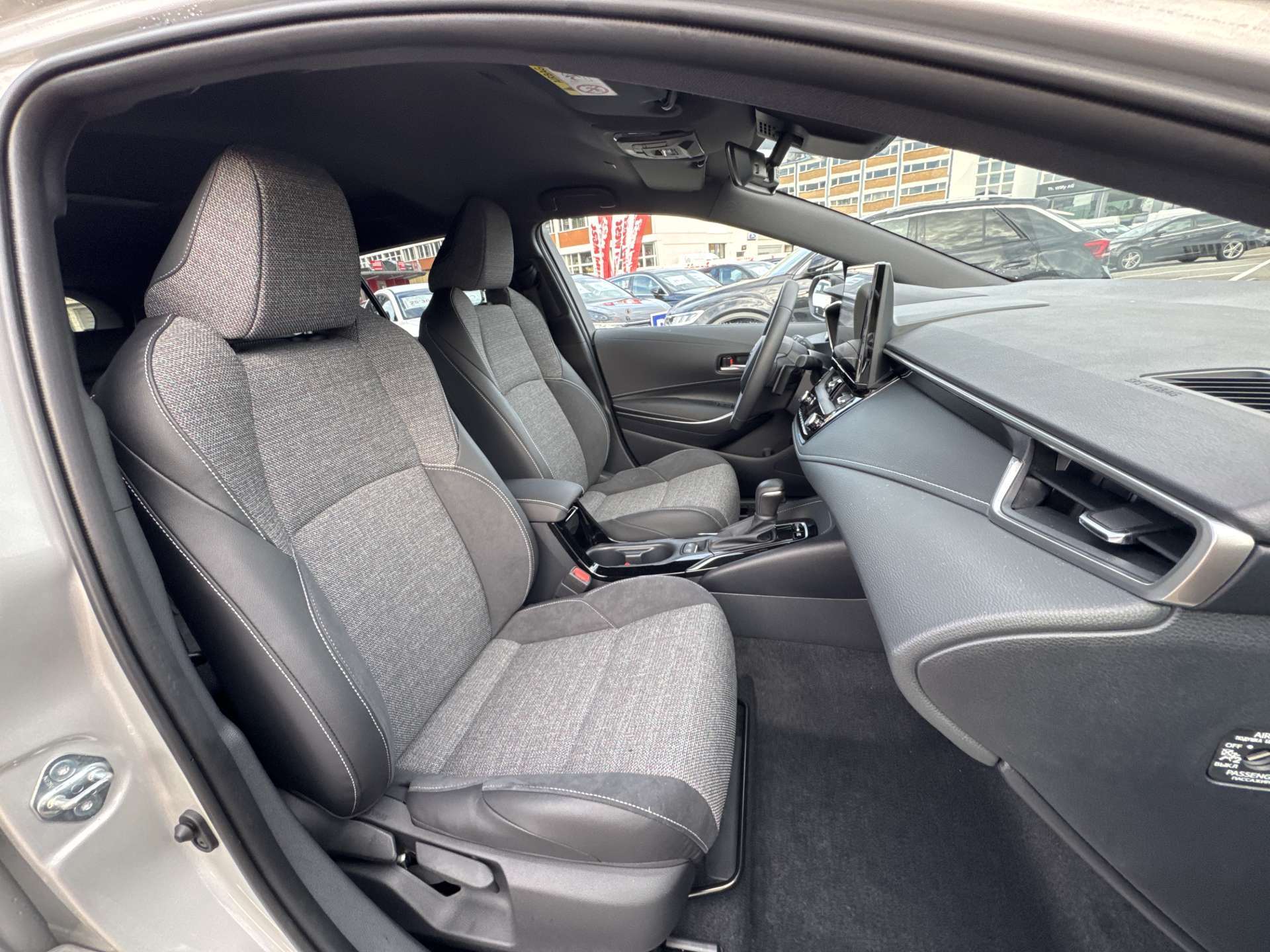 TOYOTA Corolla Touring Sports 2.0 HSD Teamplayer e-CVT Automat-image-12