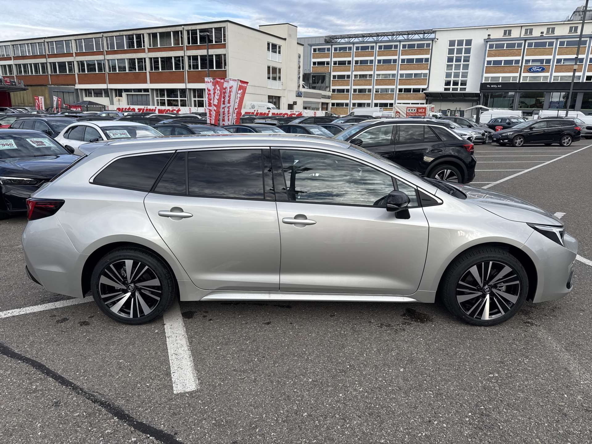 TOYOTA Corolla Touring Sports 2.0 HSD Teamplayer e-CVT Automat-image-10