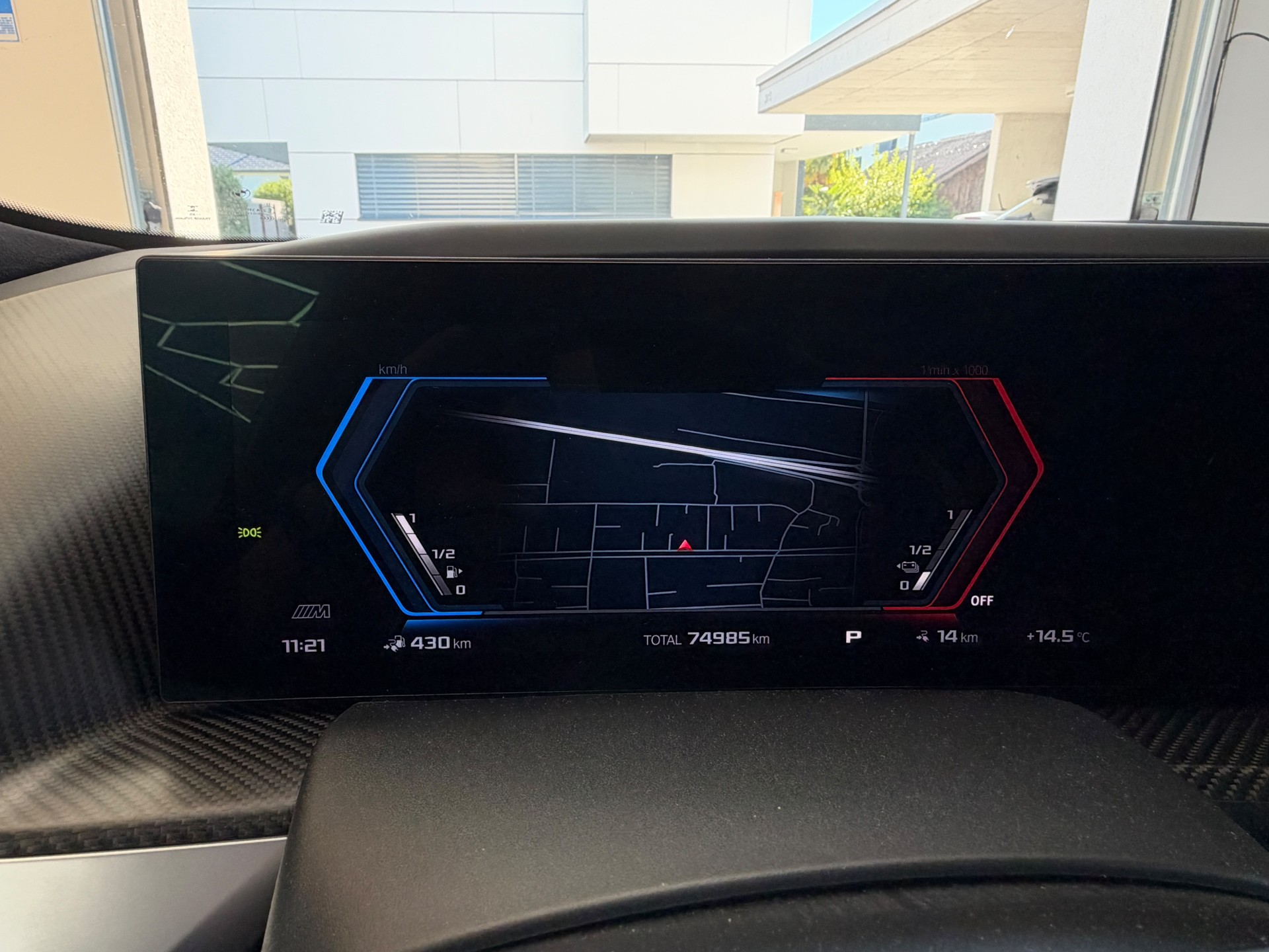 BMW XM xDrive PHEV Steptronic-image-6