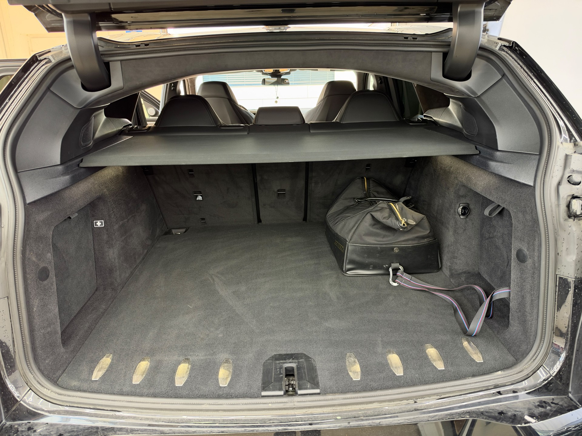 BMW XM xDrive PHEV Steptronic-image-10