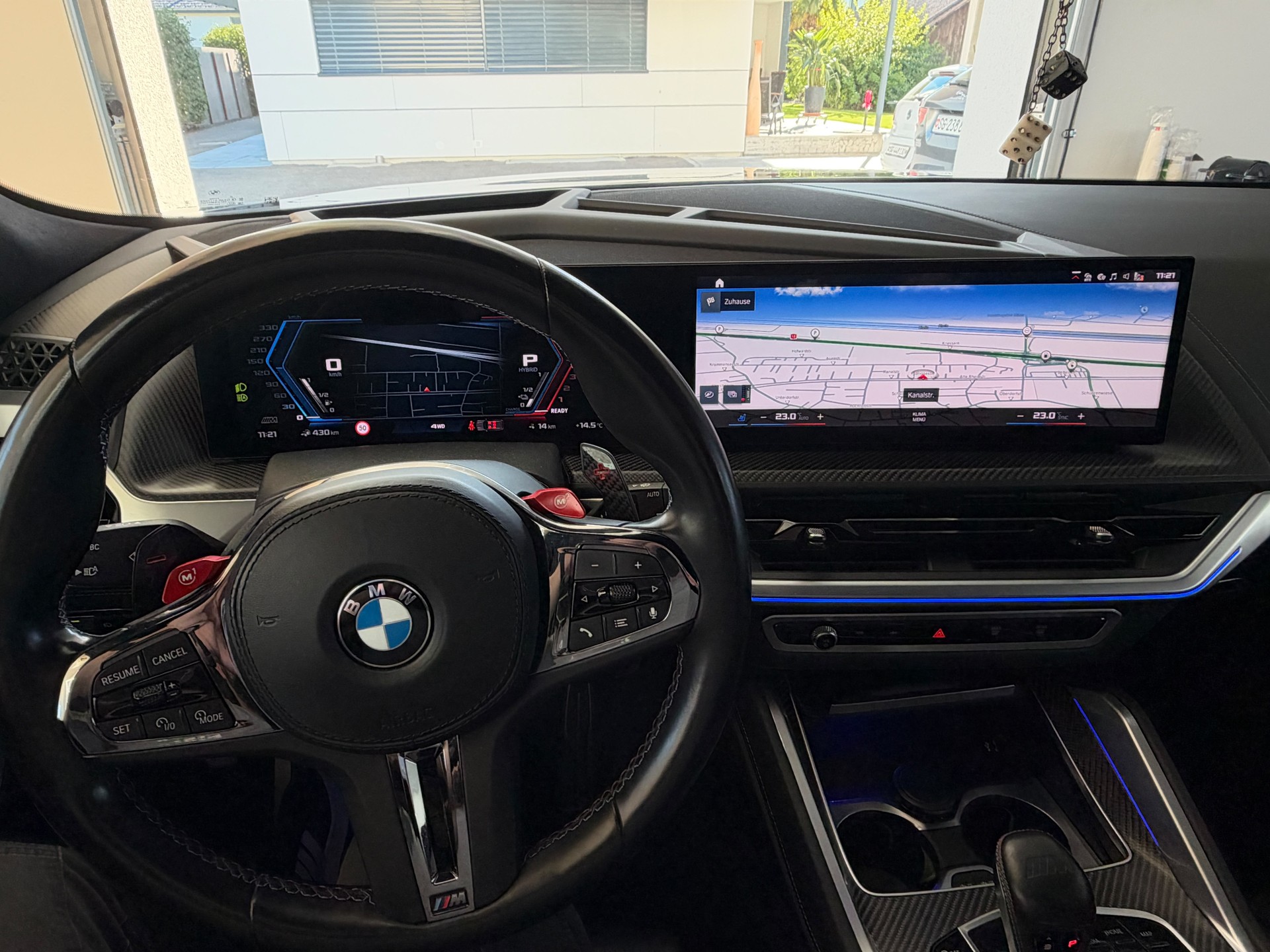BMW XM xDrive PHEV Steptronic-image-5