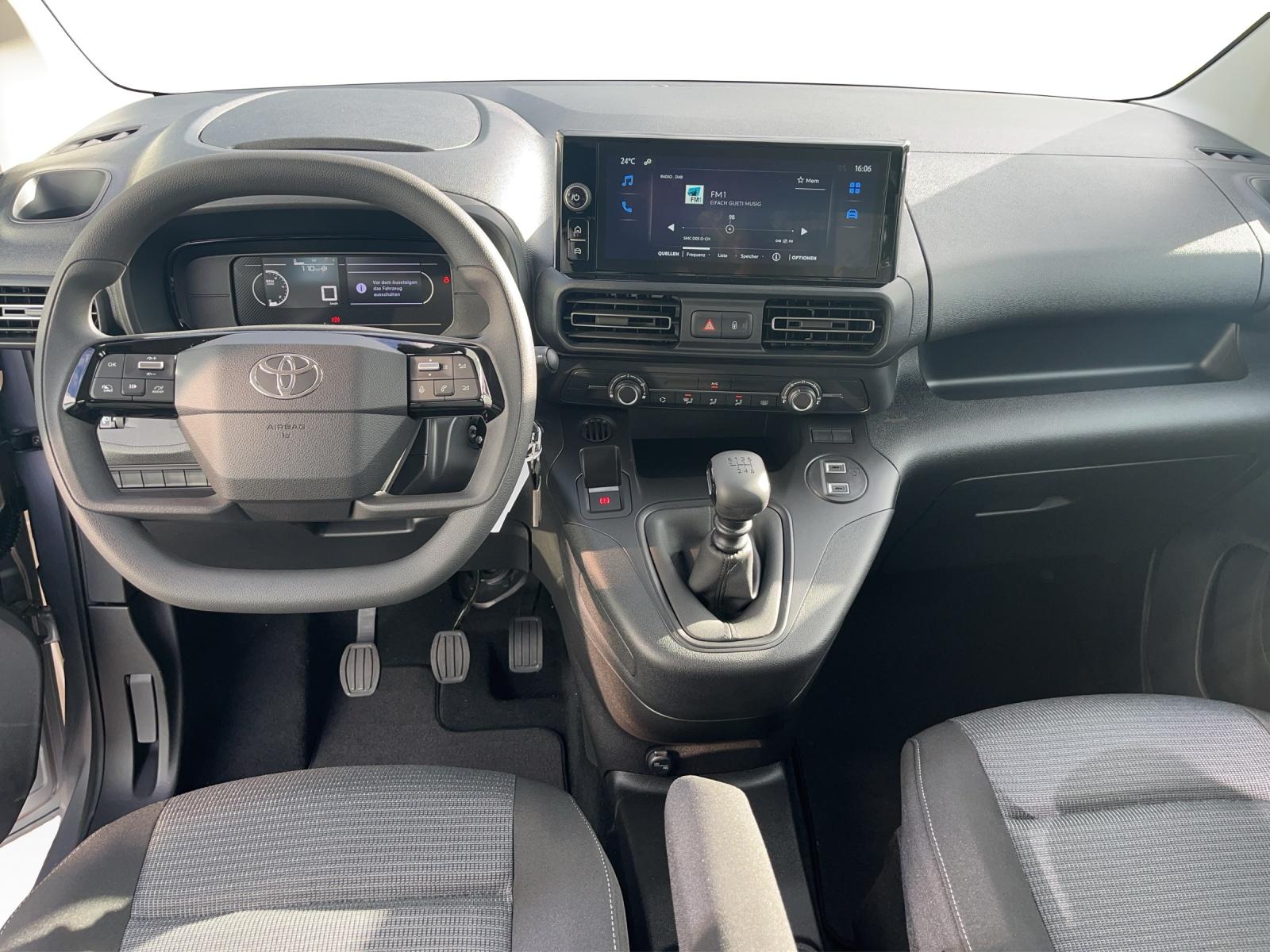 TOYOTA Proace City Verso L1 1.2 110 Comfort-image-4