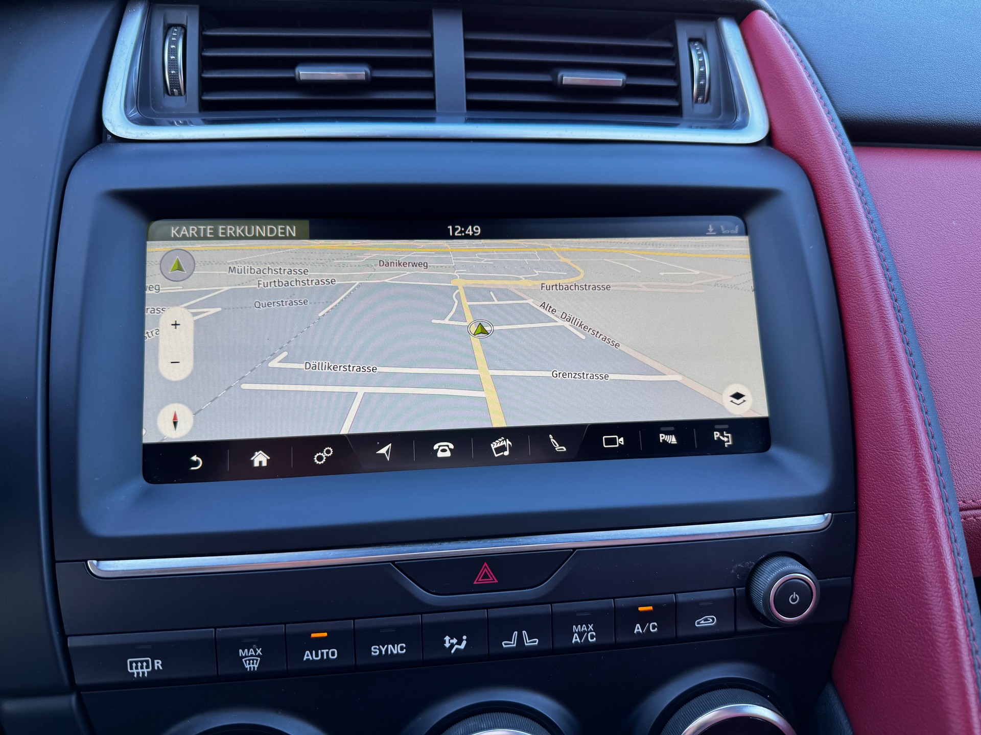 JAGUAR E-Pace 2.0 P250 R-Dynamic HSE AWD-image-6