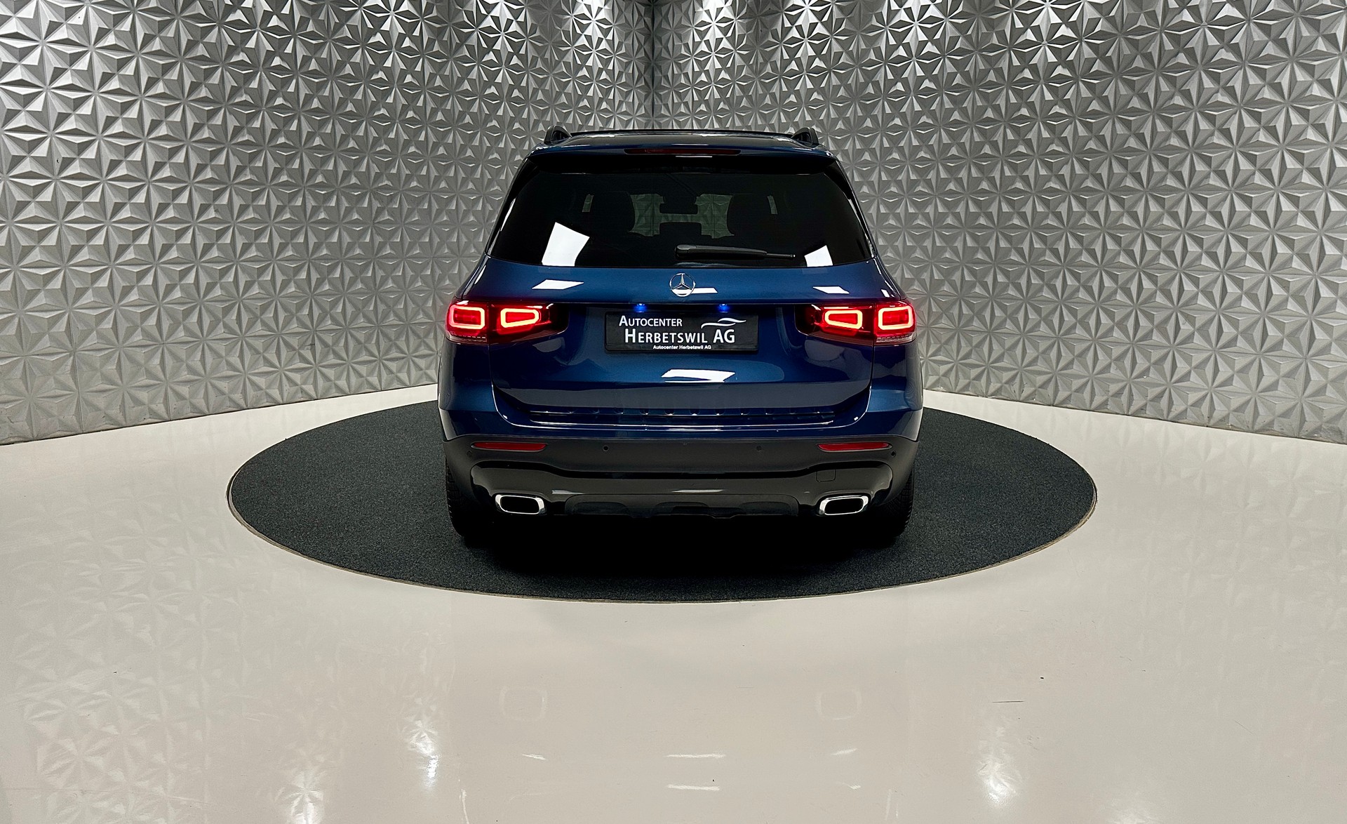 MERCEDES-BENZ GLB 250 4Matic Progressive **7-PLÄTZER** 8G-Tronic-image-5